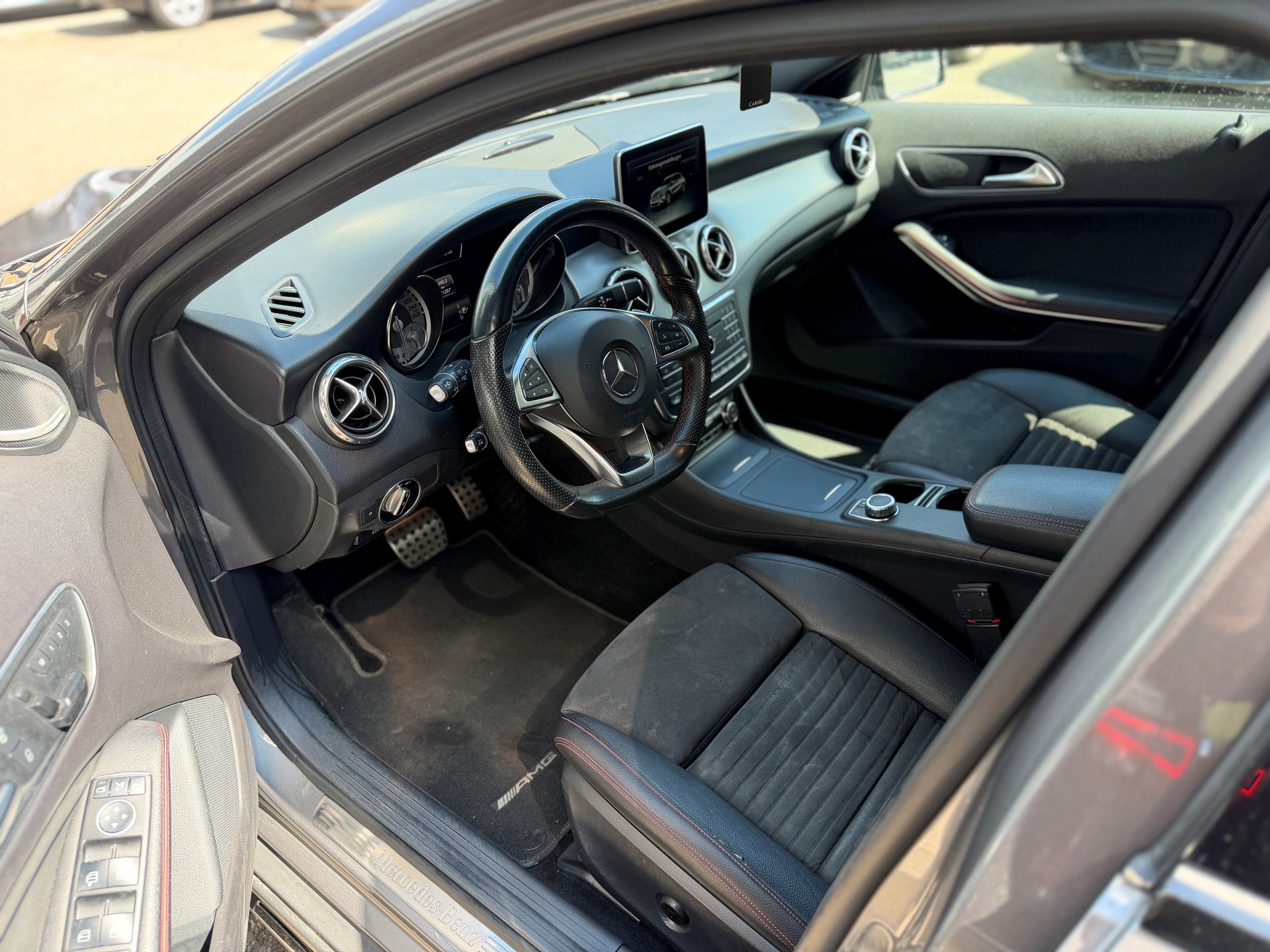 MERCEDES-BENZ GLA 220 d AMG Line 4Matic 7G-DCT-image-9
