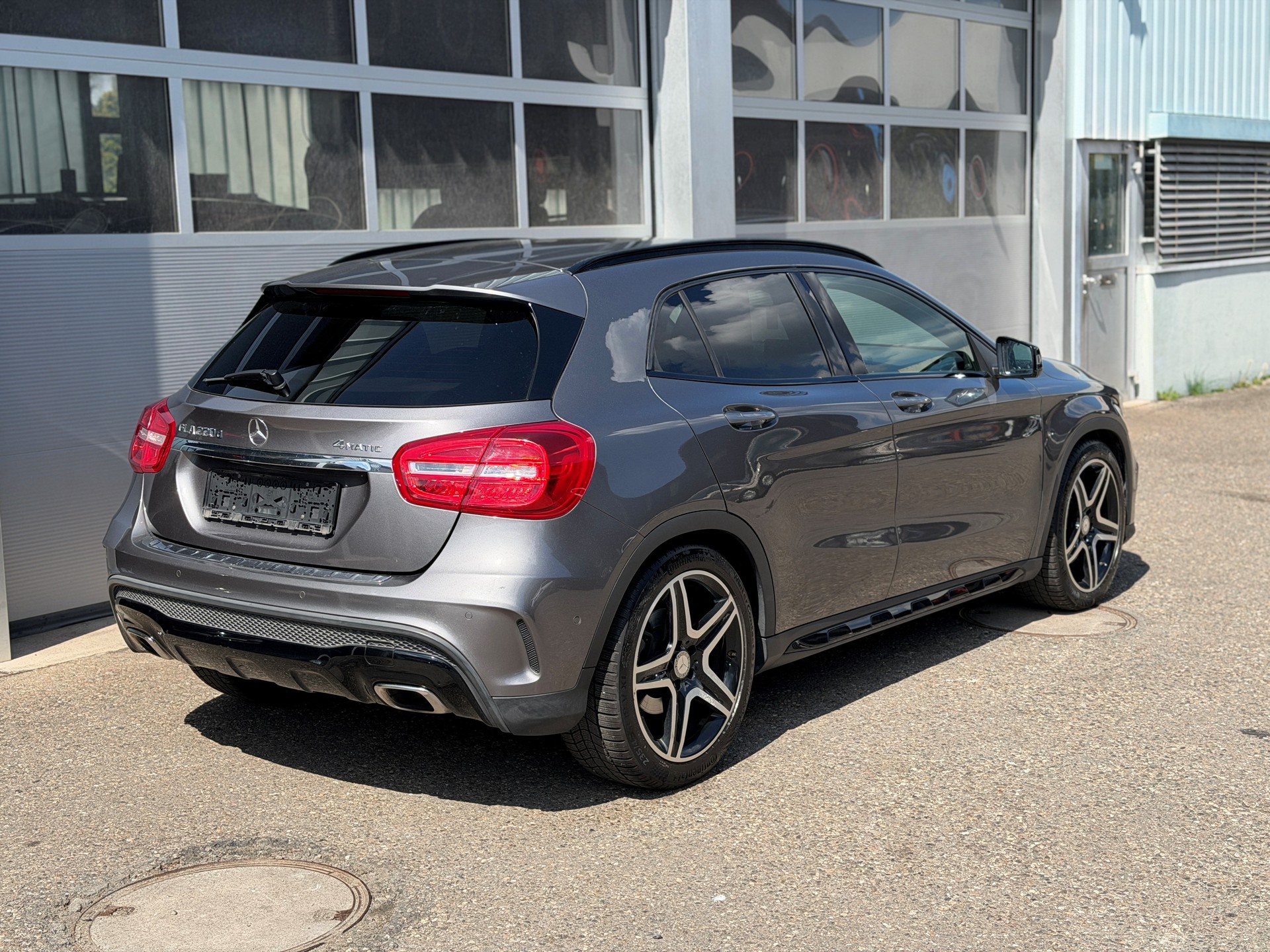 MERCEDES-BENZ GLA 220 d AMG Line 4Matic 7G-DCT-image-7