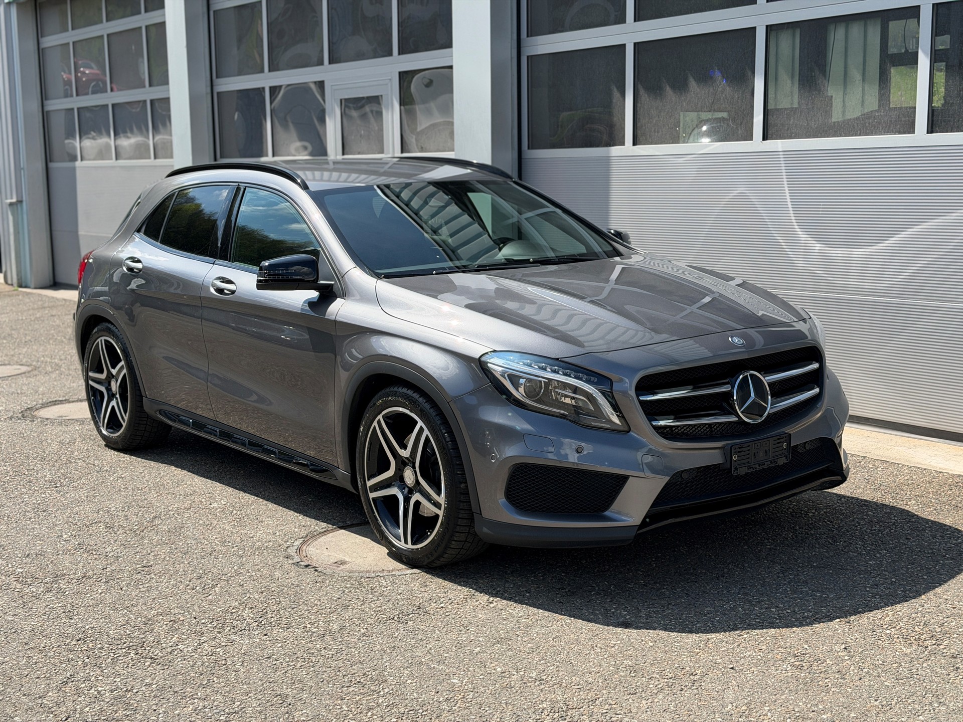 MERCEDES-BENZ GLA 220 d AMG Line 4Matic 7G-DCT-image-6