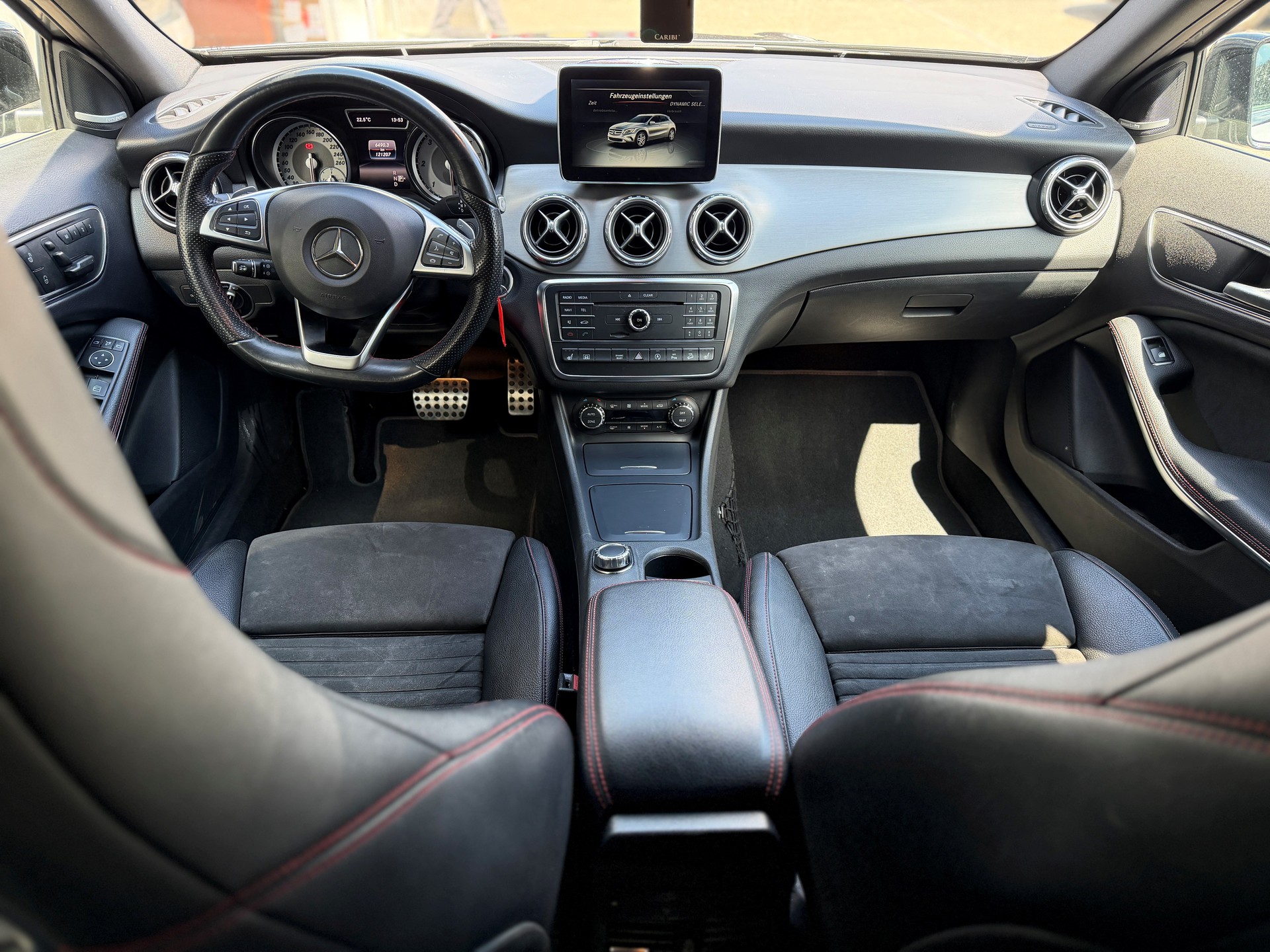 MERCEDES-BENZ GLA 220 d AMG Line 4Matic 7G-DCT-image-8