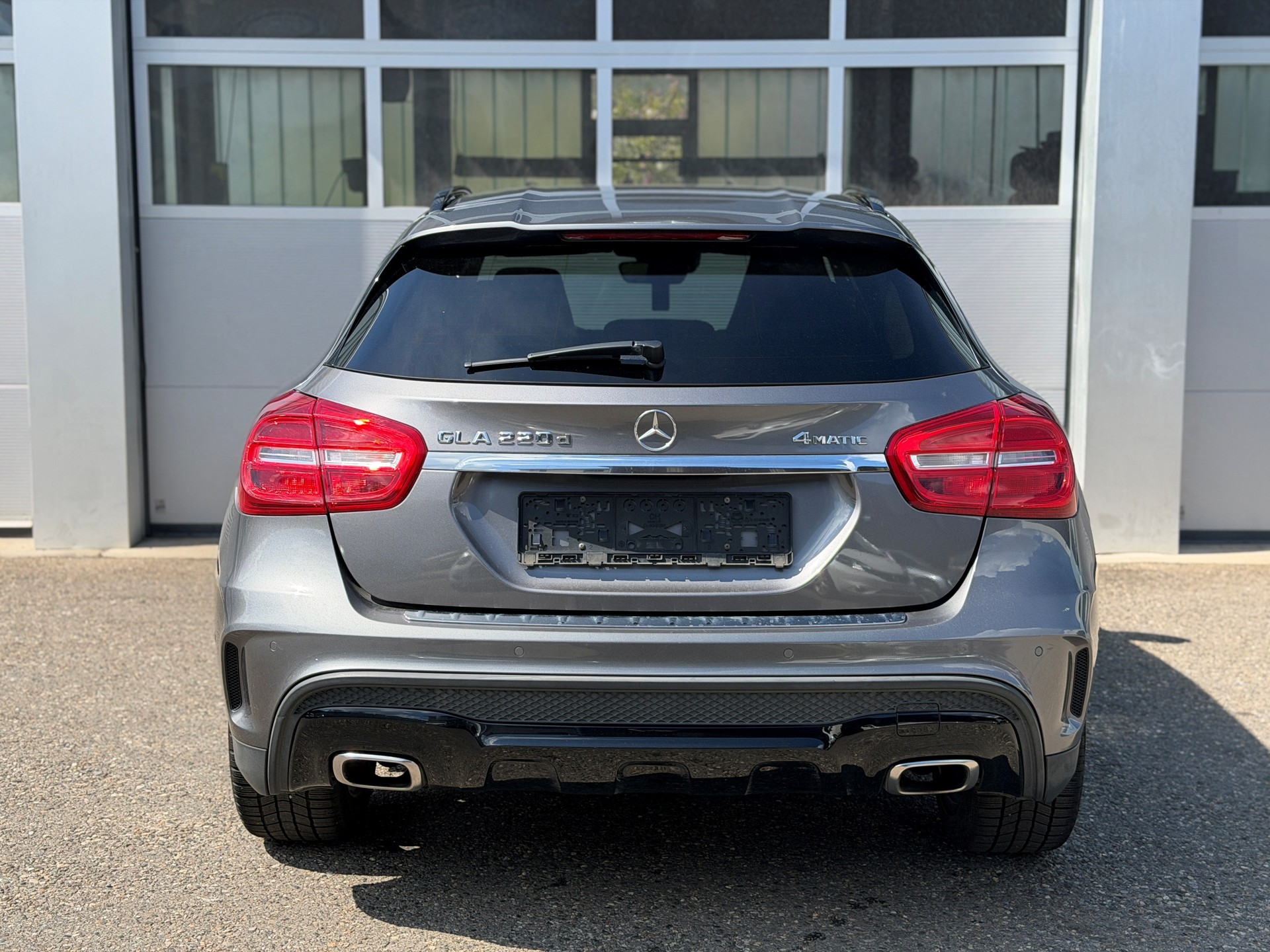 MERCEDES-BENZ GLA 220 d AMG Line 4Matic 7G-DCT-image-5