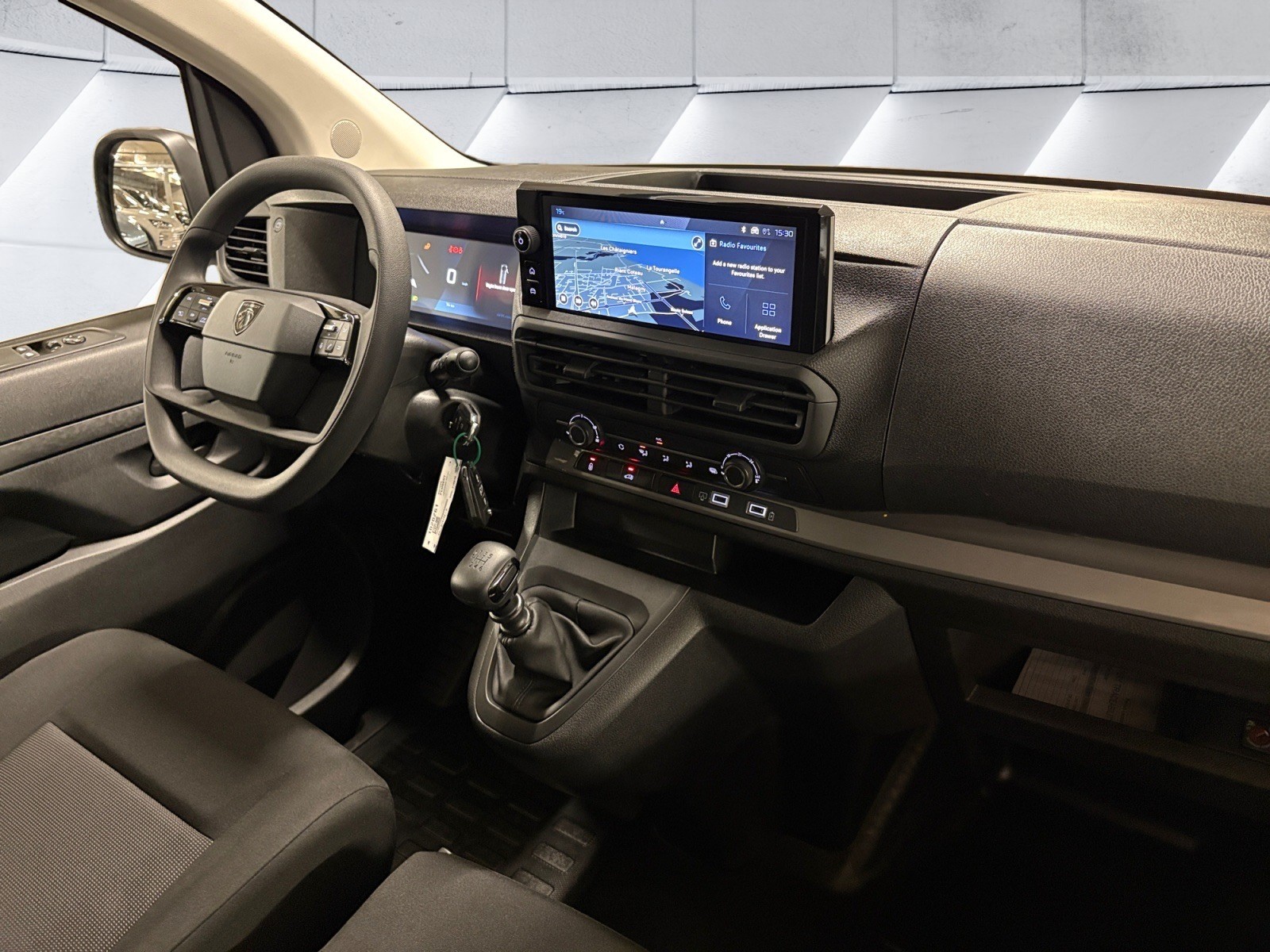 PEUGEOT Expert 1.5 BlueHDi 120 S&S Standard-image-10