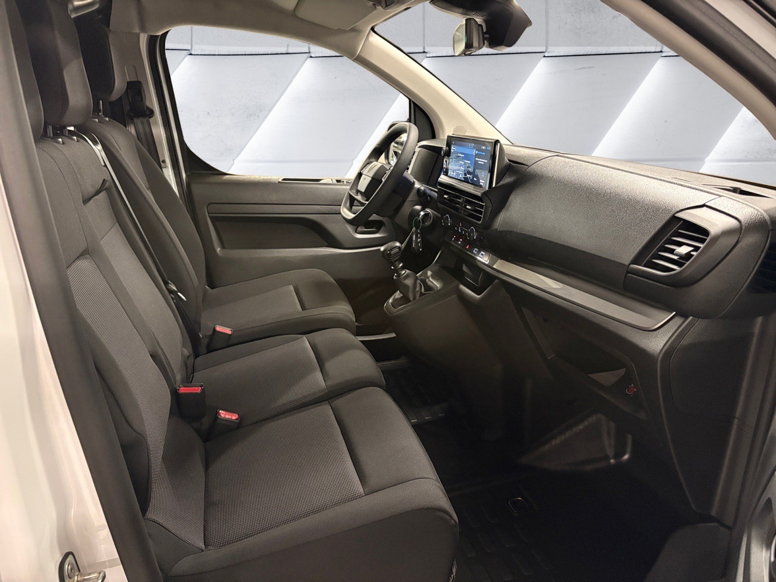 PEUGEOT Expert 1.5 BlueHDi 120 S&S Standard-image-12
