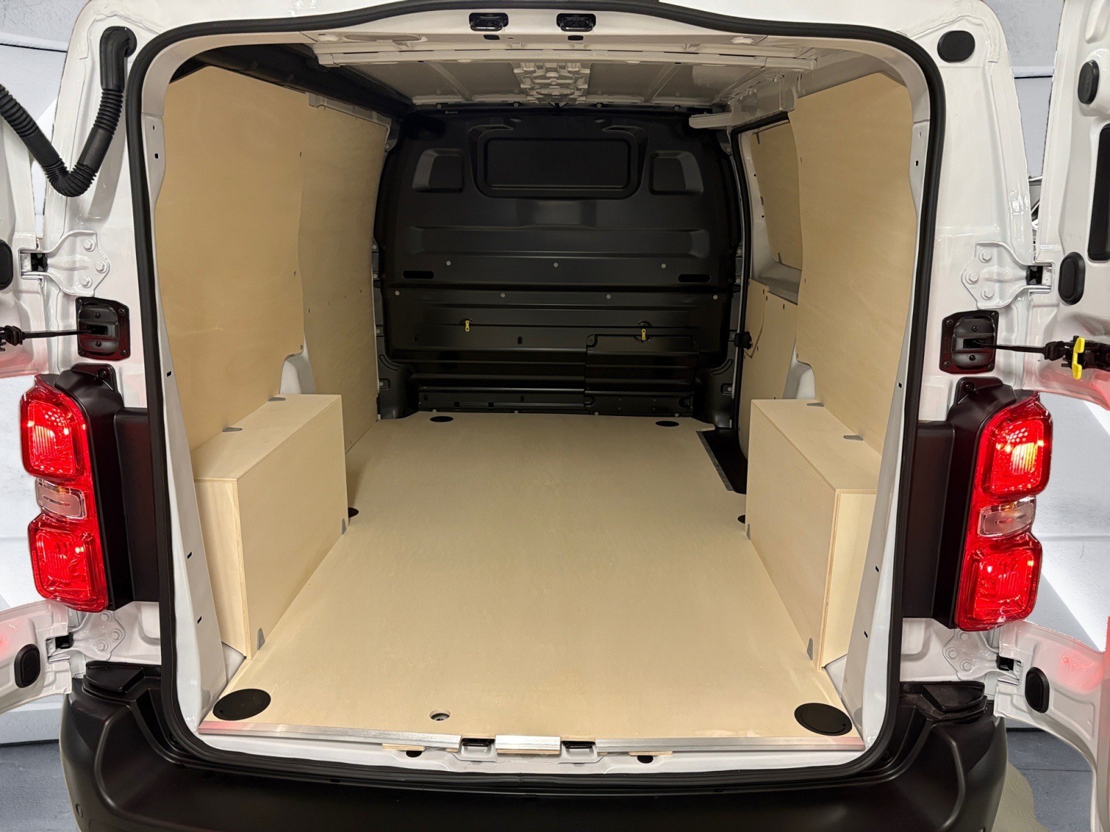 PEUGEOT Expert 1.5 BlueHDi 120 S&S Standard-image-14