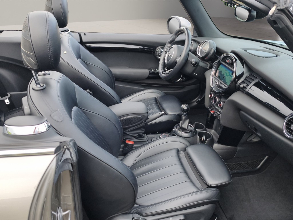 MINI Cabrio F57 1.5i Cooper-image-10