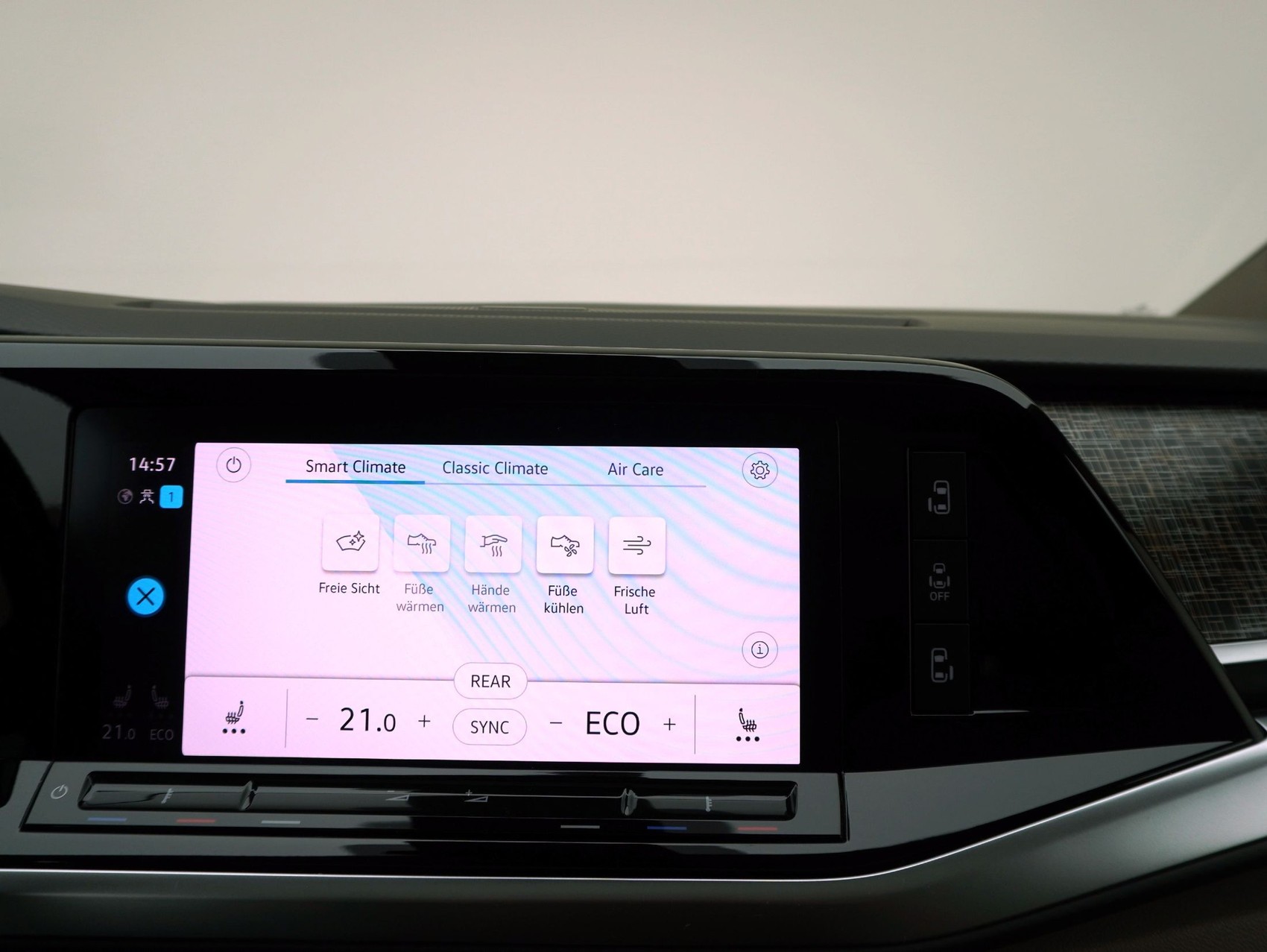 VW Multivan 1.4 DSG eHybrid Life Edition-image-18