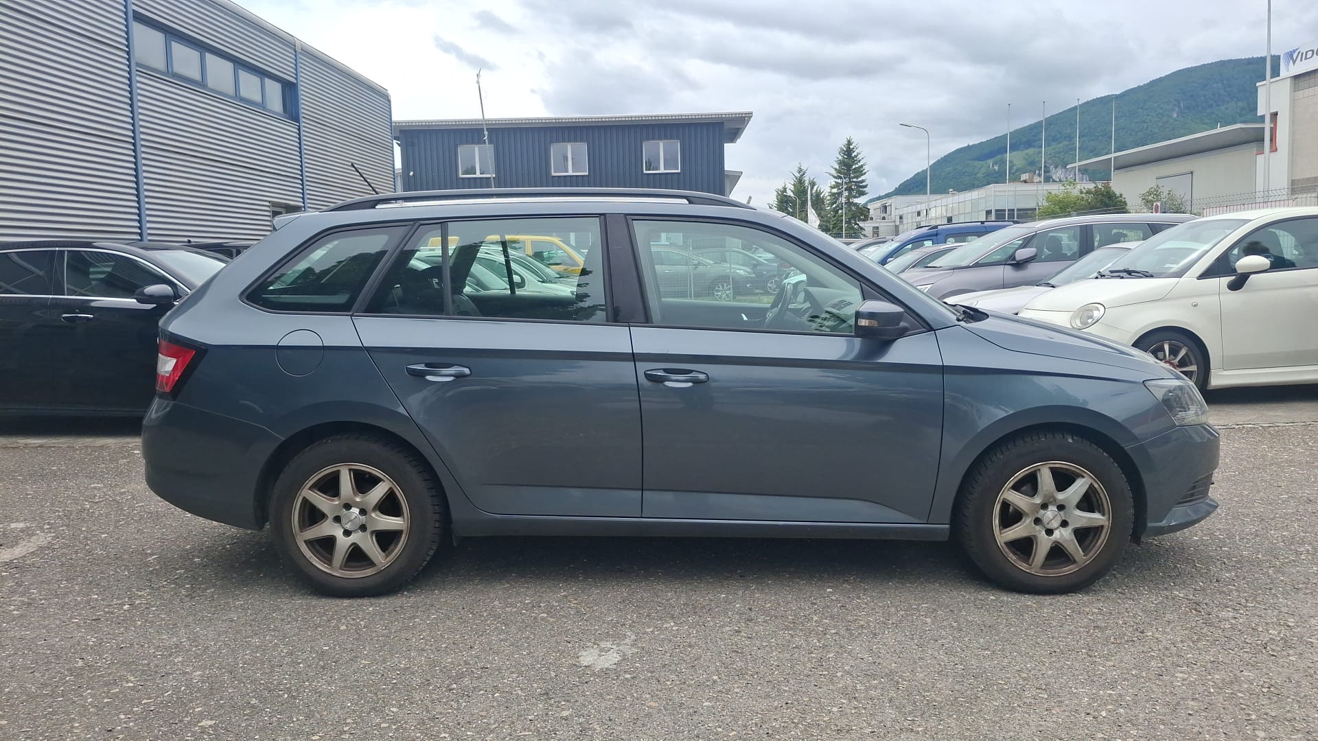 SKODA Fabia 1.2 TSI Swiss Edition-image-4
