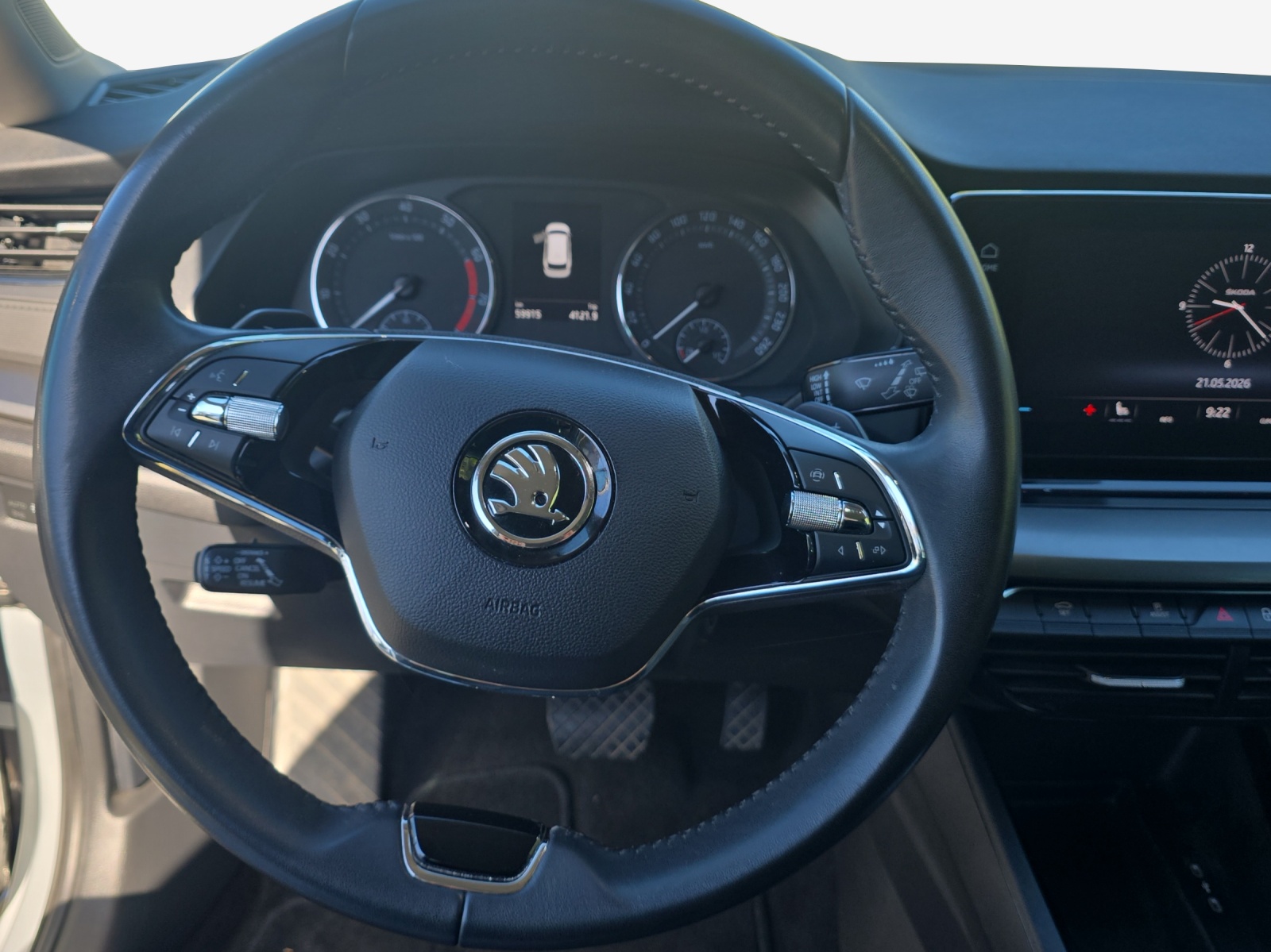 SKODA Octavia Combi 2.0 TSI Ambition DSG 4x4-image-9