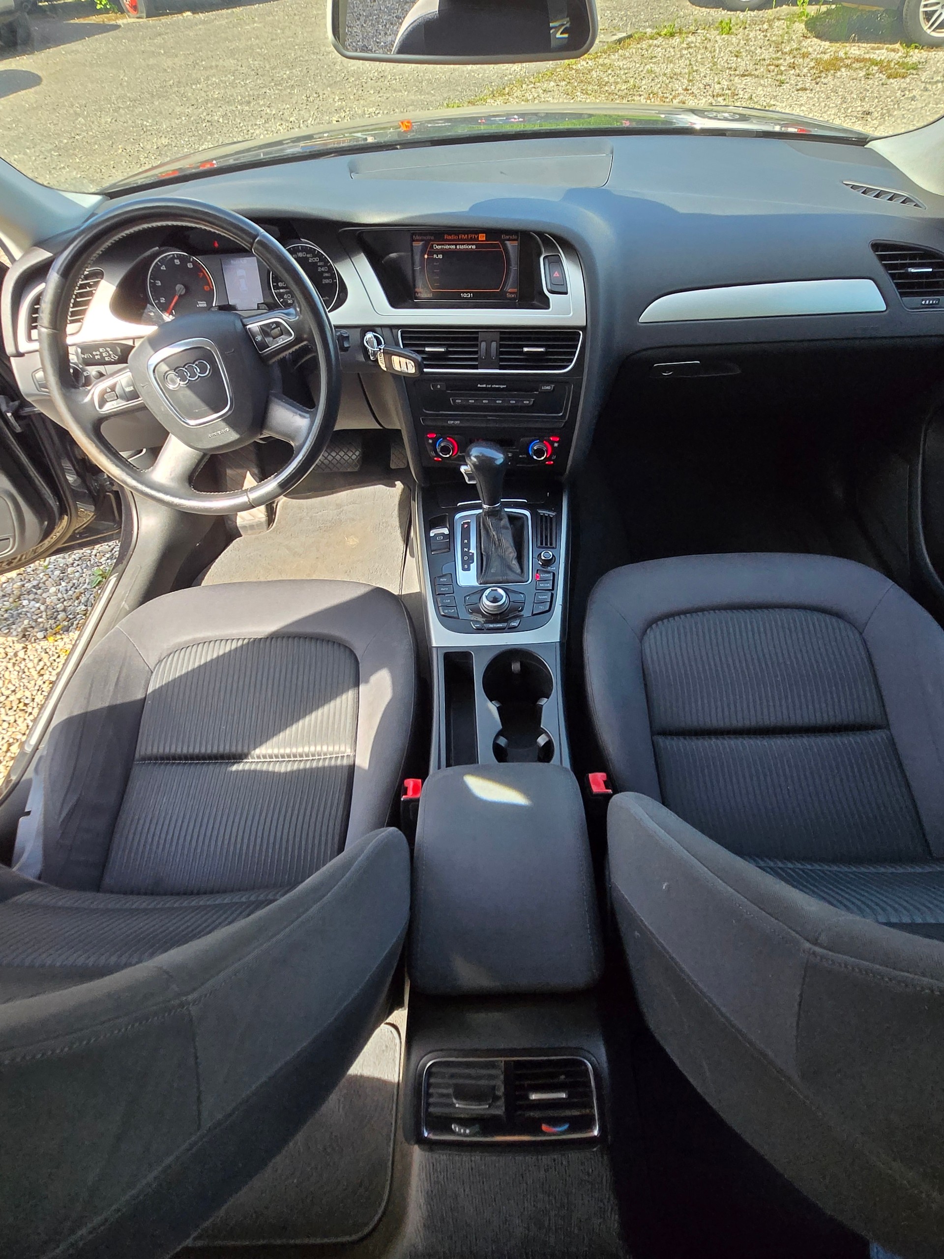 AUDI A4 Avant 1.8 TFSI multitronic-image-8