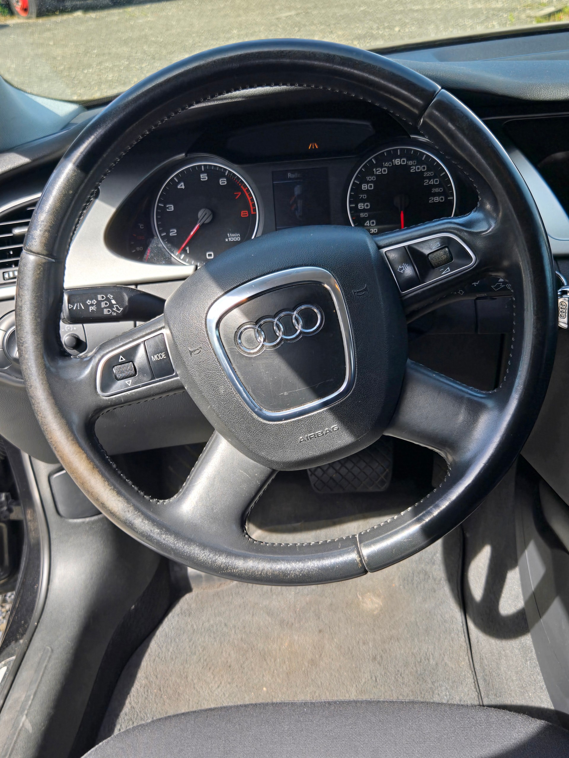 AUDI A4 Avant 1.8 TFSI multitronic-image-10
