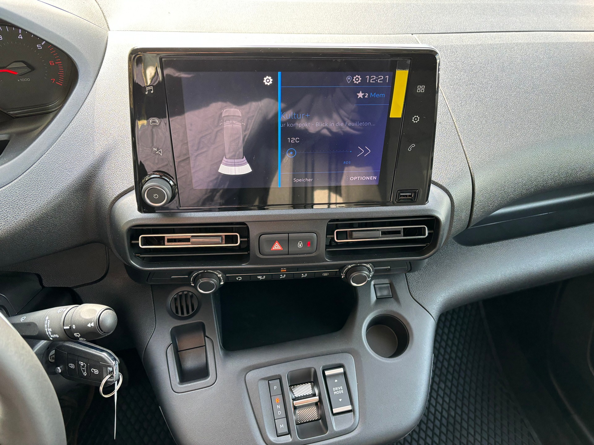 PEUGEOT Partner 1.5HDi S&S Premium Long EAT8-image-12