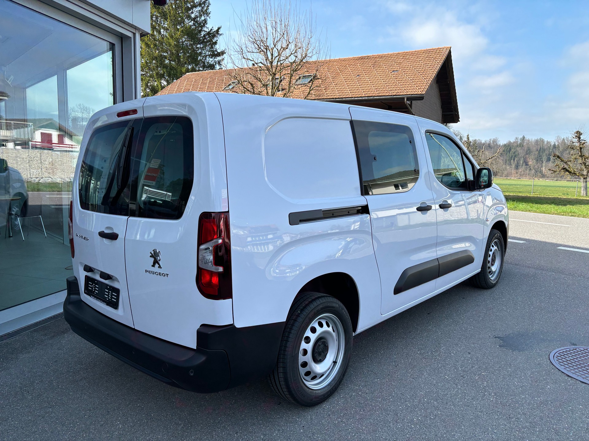 PEUGEOT Partner 1.5HDi S&S Premium Long EAT8-image-3