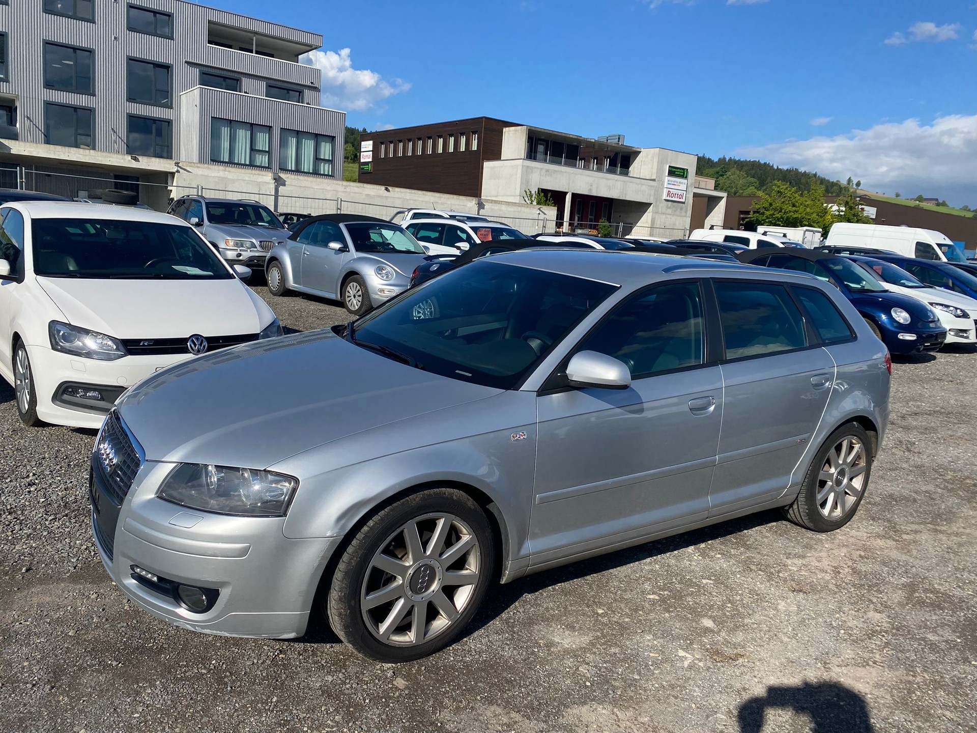 AUDI A3 Sportback 2.0 FSI Attraction-image-1