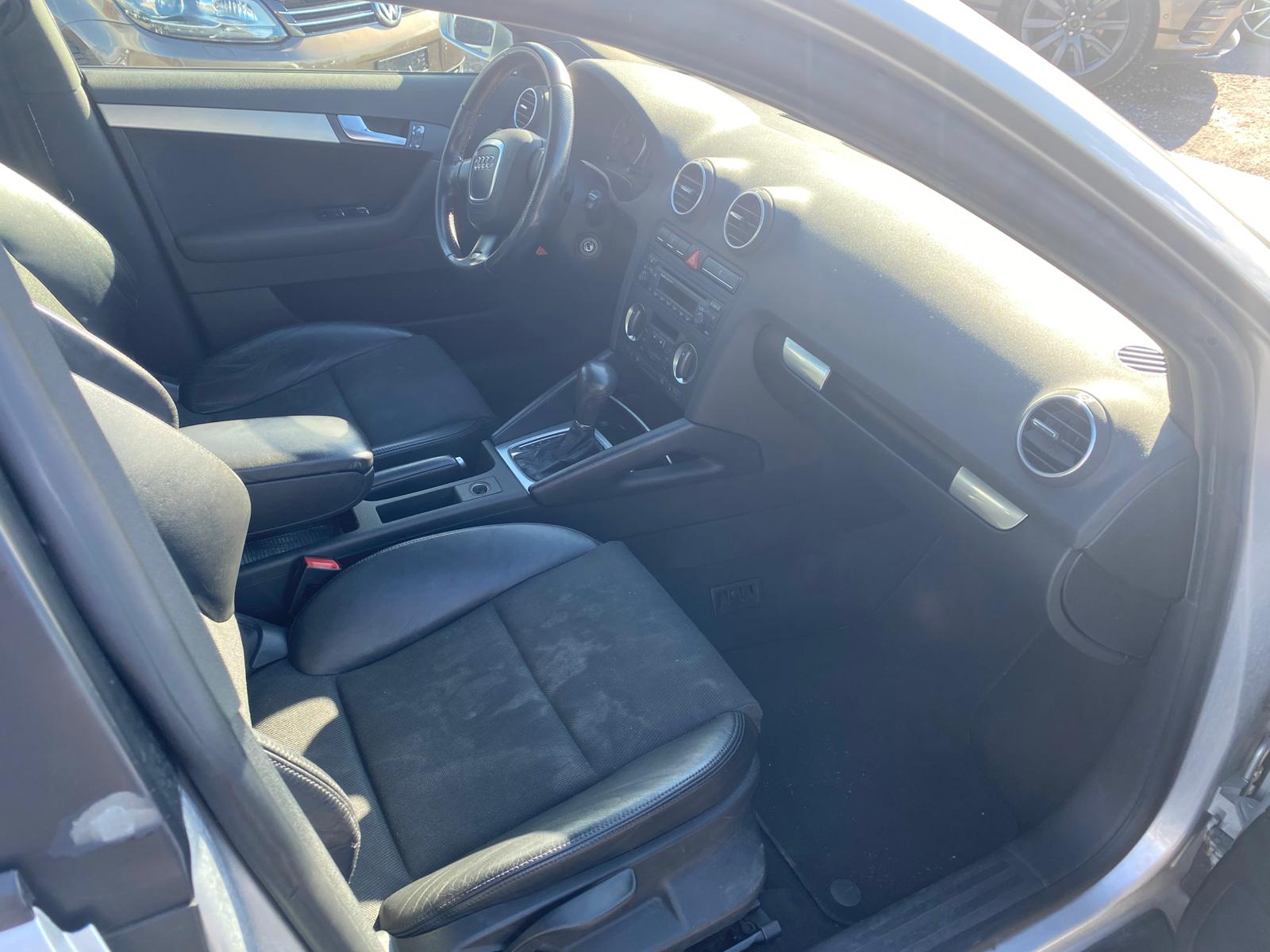 AUDI A3 Sportback 2.0 FSI Attraction-image-10