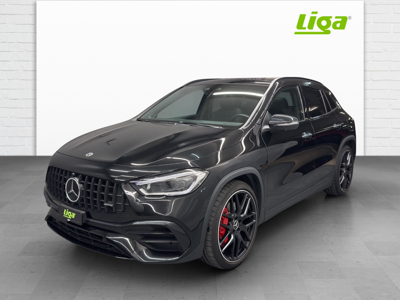 MERCEDES-BENZ AMG GLA 45 S 4matic+-showroom-element-1
