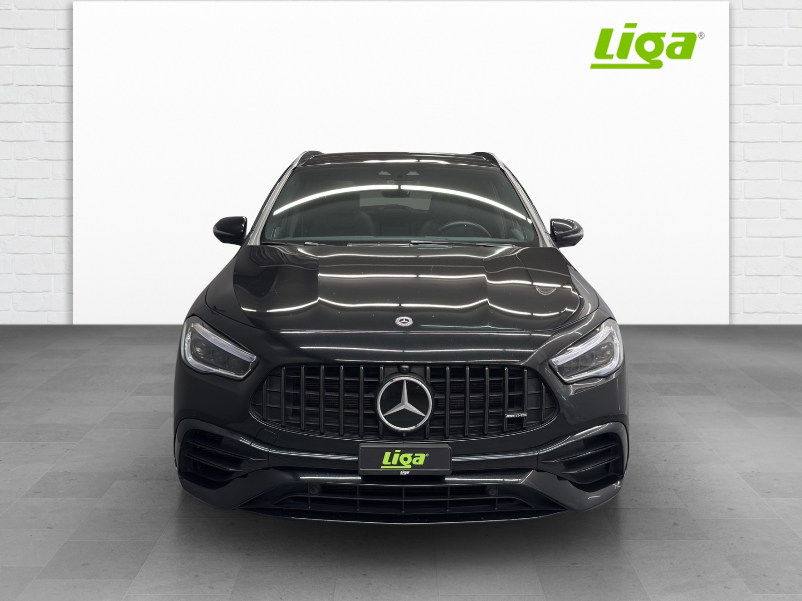 MERCEDES-BENZ AMG GLA 45 S 4matic+-showroom-element-2