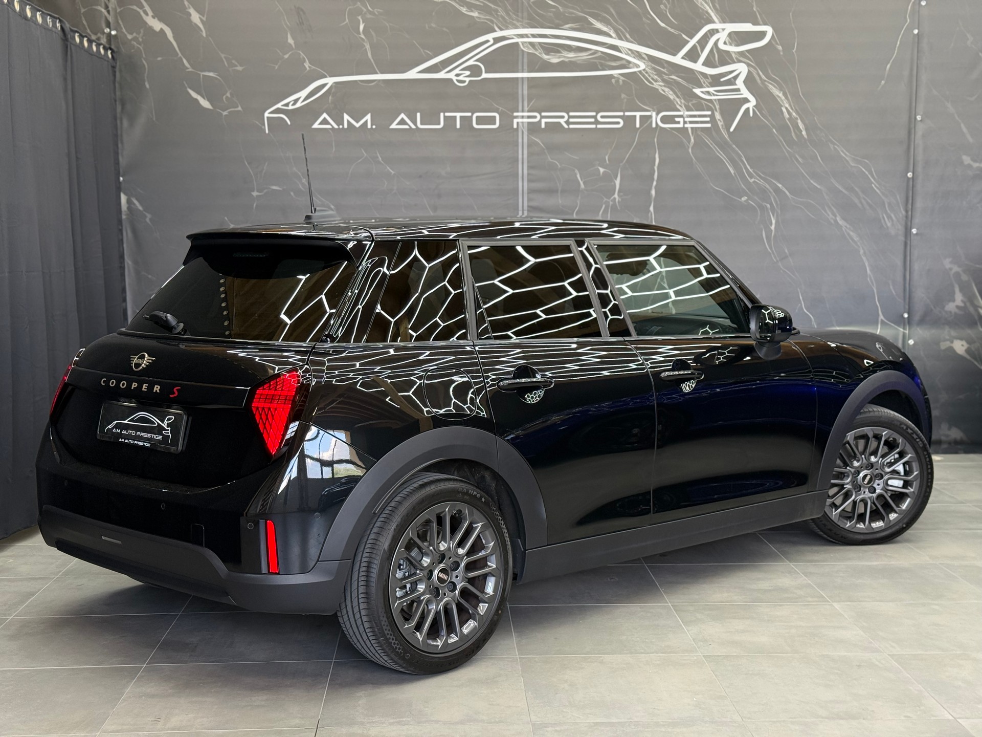 MINI Cooper S DKG 5 doors-image-3
