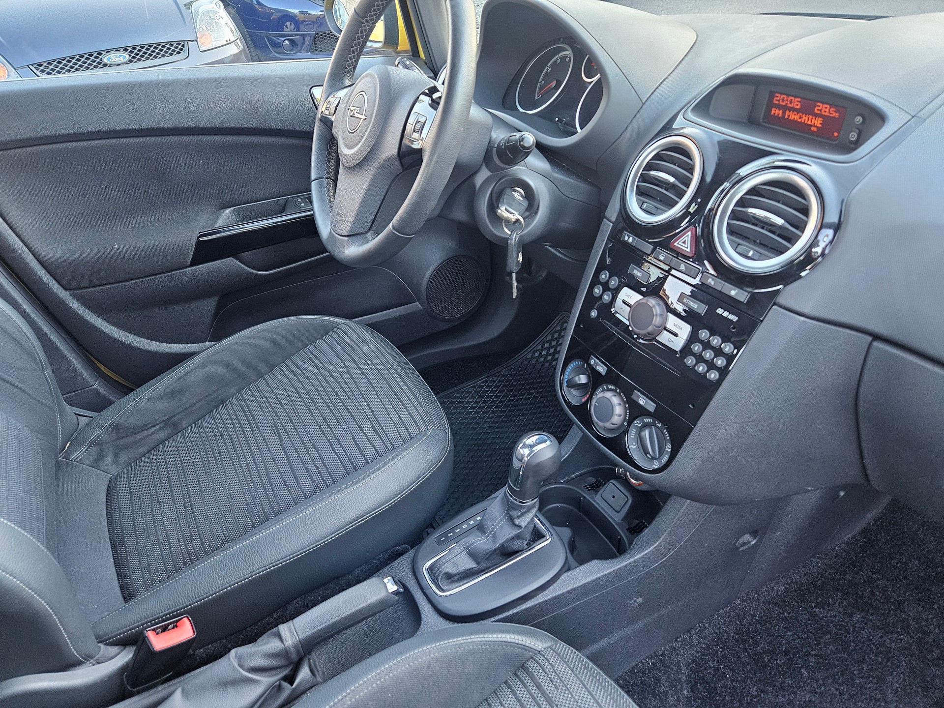 OPEL Corsa 1.4 TP Energy Automatic-image-11