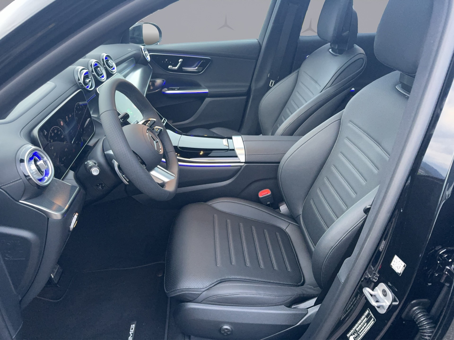MERCEDES-BENZ GLC 200 AMG Line 4matic-image-8