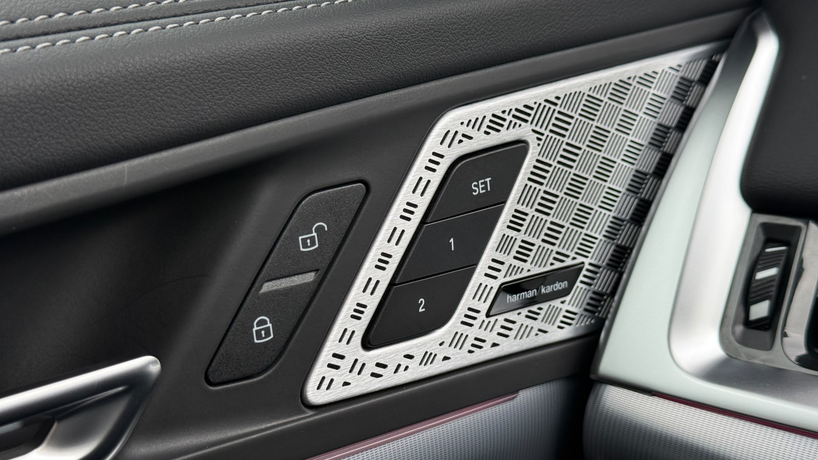 BMW iX1 xDrive 30 xLine-image-38
