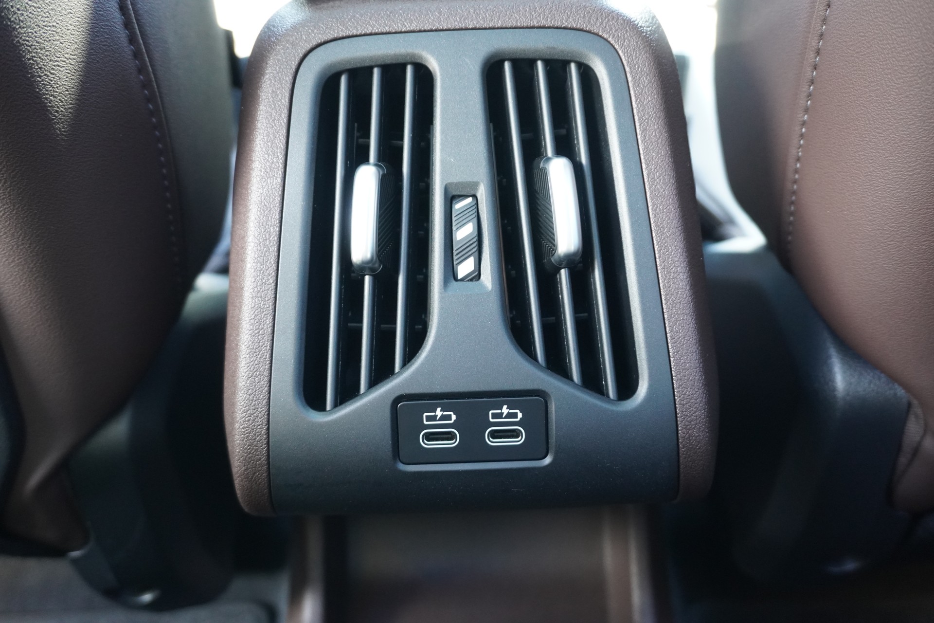 BMW iX1 xDrive 30 xLine-image-22