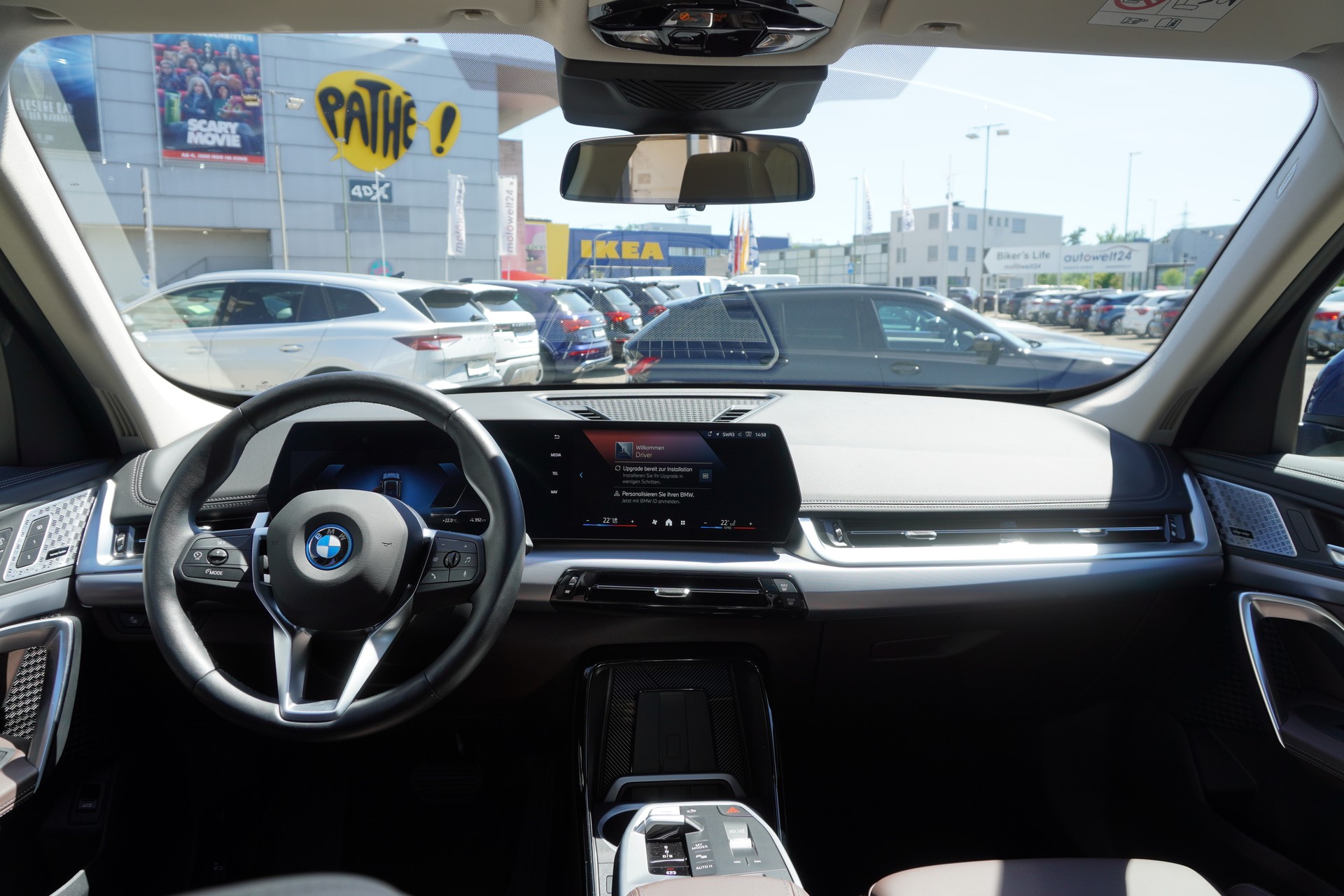 BMW iX1 xDrive 30 xLine-image-21