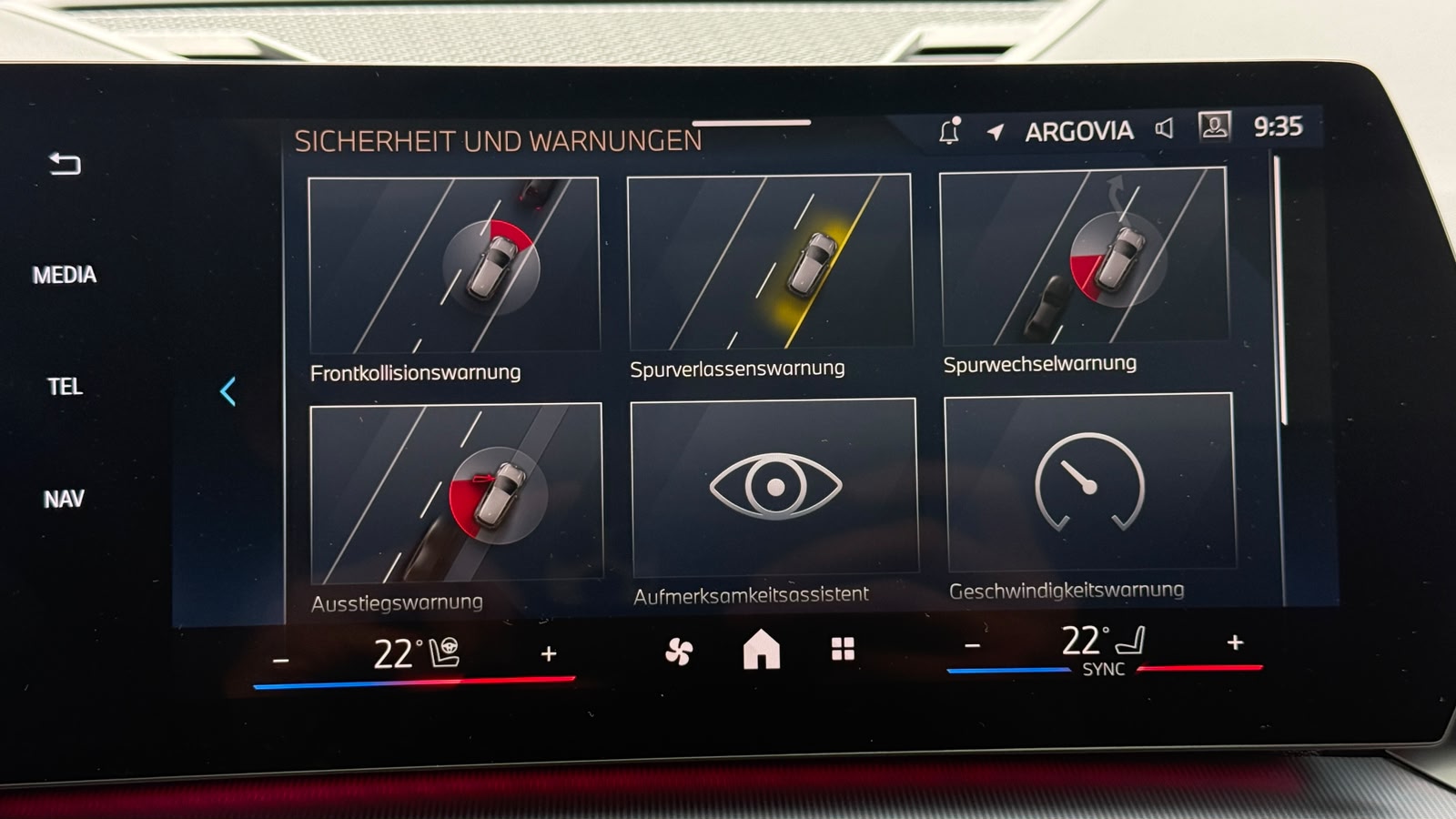 BMW iX1 xDrive 30 xLine-image-41