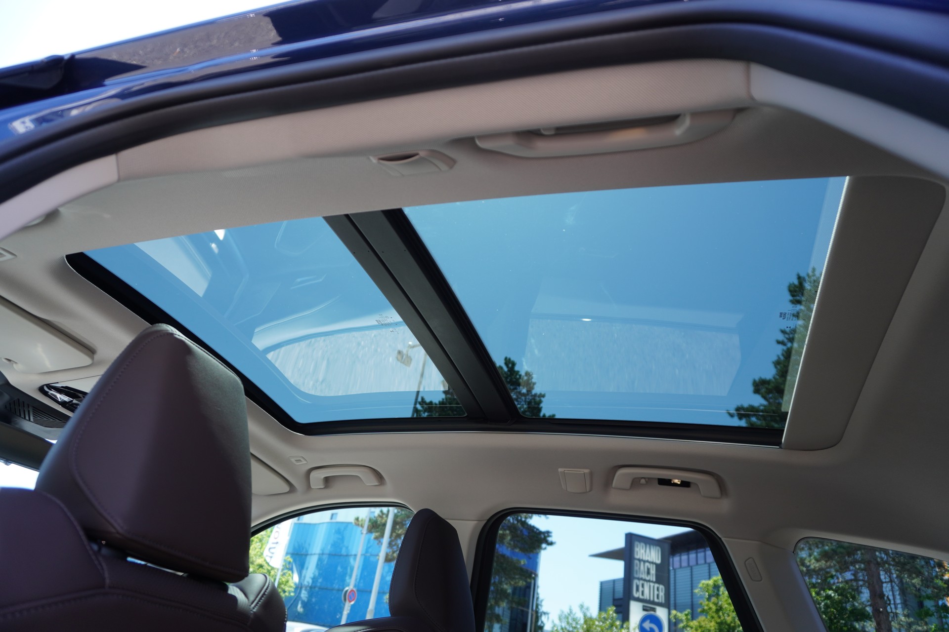 BMW iX1 xDrive 30 xLine-image-23