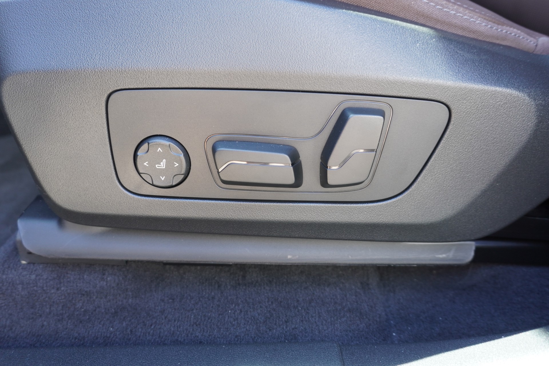 BMW iX1 xDrive 30 xLine-image-18