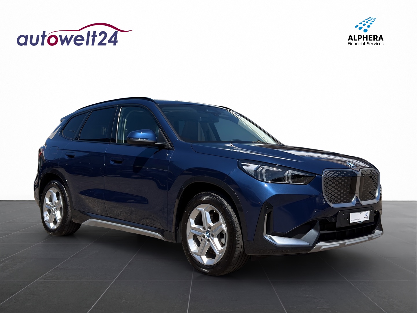 BMW iX1 xDrive 30 xLine-showroom-element-2