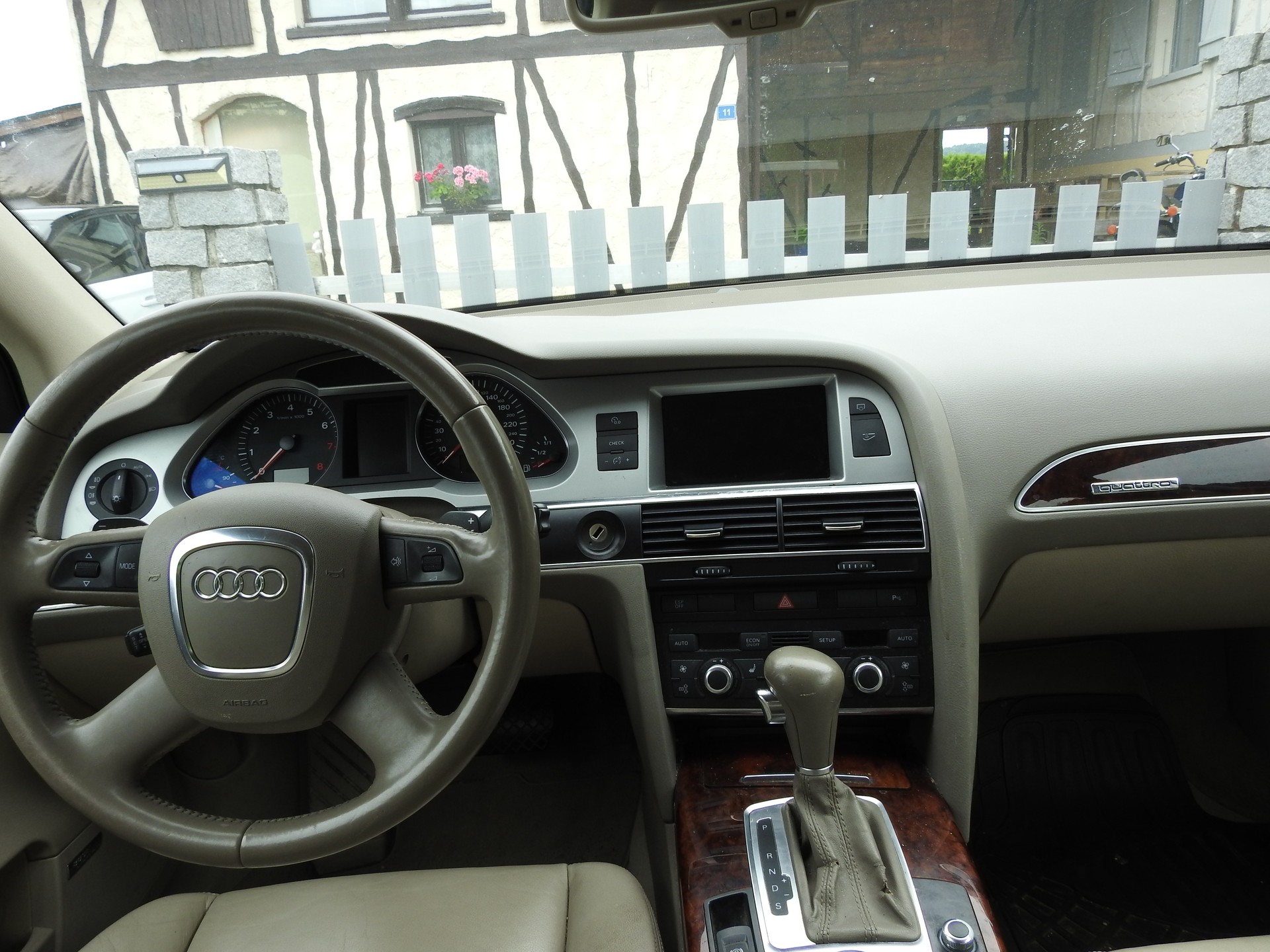 AUDI A6-image-4