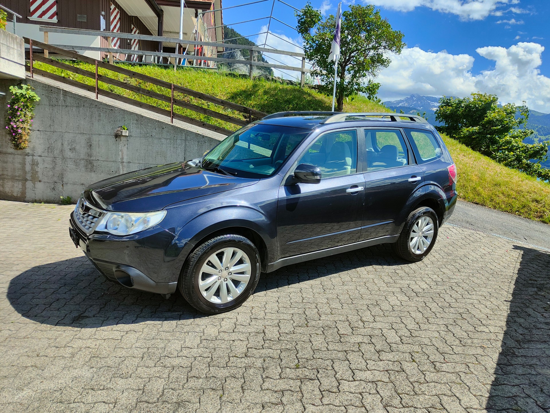 SUBARU Forester 2.0XS Comfort Automatic-image-3