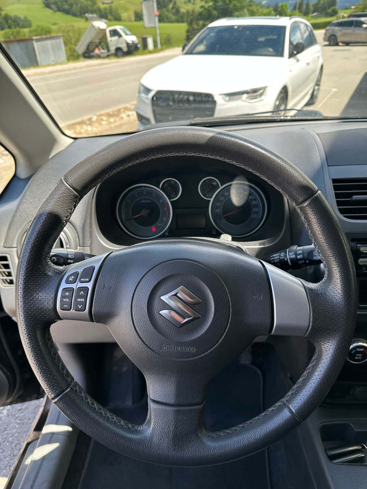 SUZUKI SX4 1.6 16V Sergio Cellano 4WD-image-9