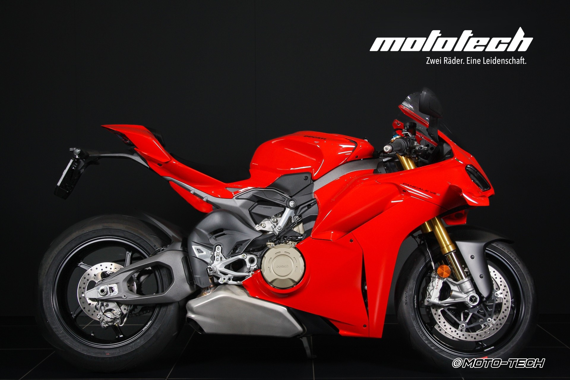 DUCATI Panigale V4 S MY25-showroom-element-1