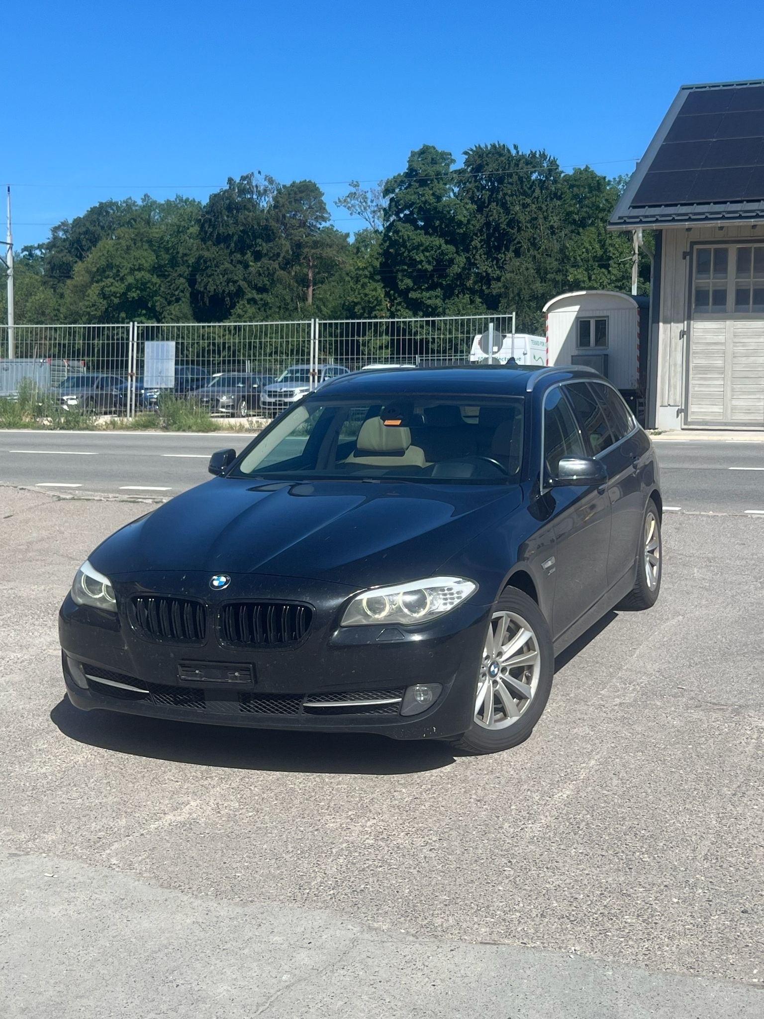 BMW 530d xDrive Touring Steptronic-image-0