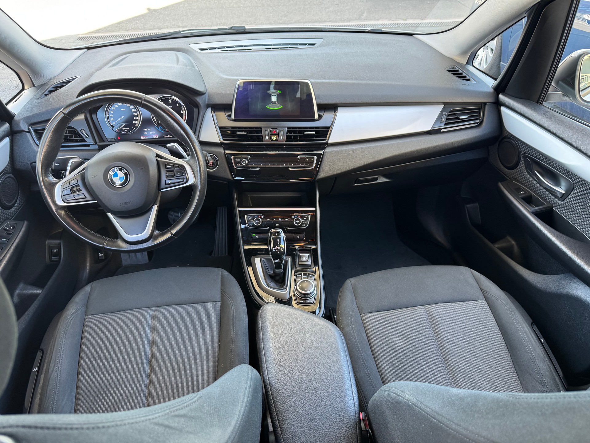 BMW 218d xDrive Gran Tourer Steptronic-image-5