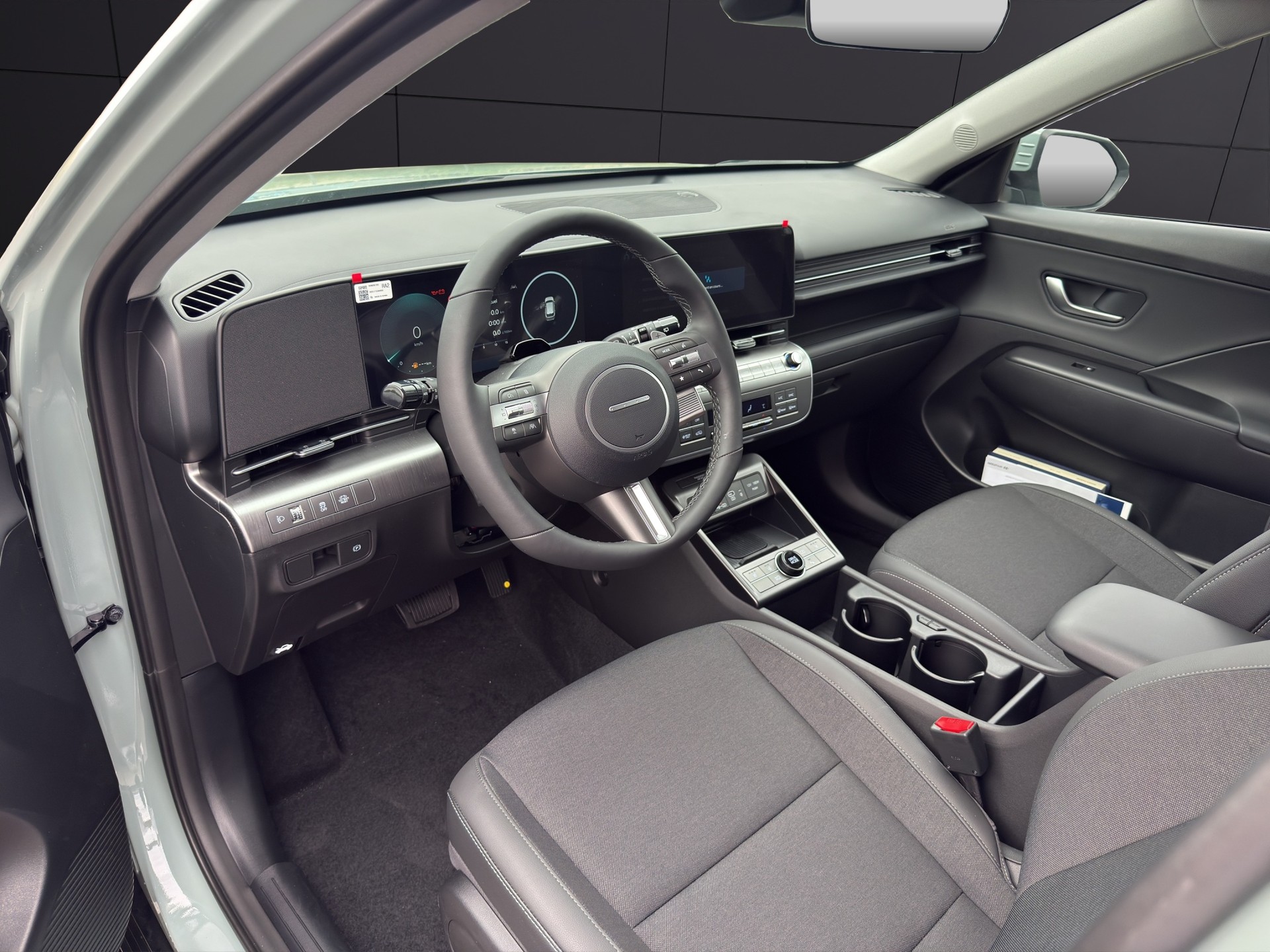 HYUNDAI Kona 1.6 GDi HEV Amplia DCT-image-13