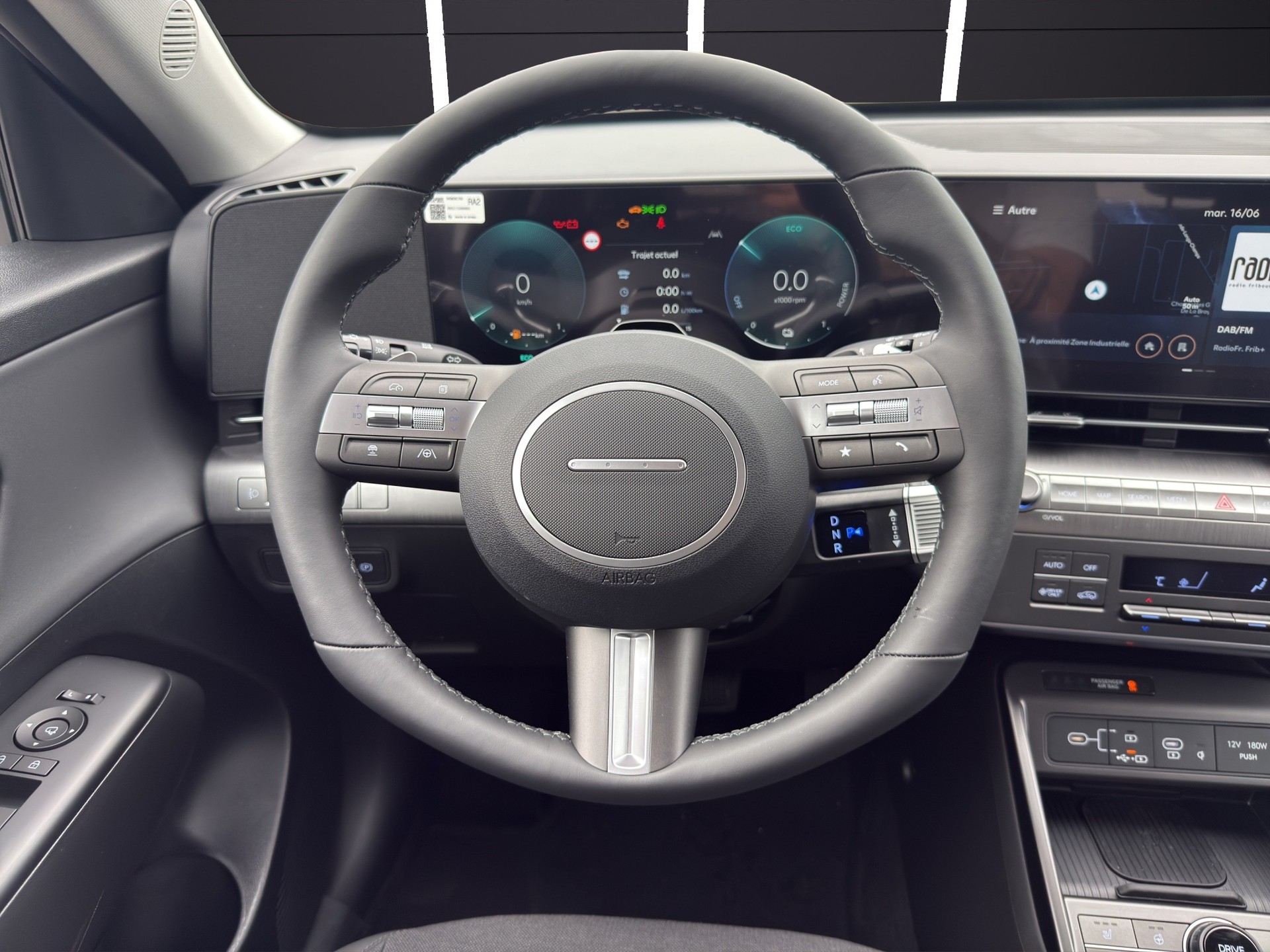 HYUNDAI Kona 1.6 GDi HEV Amplia DCT-image-9