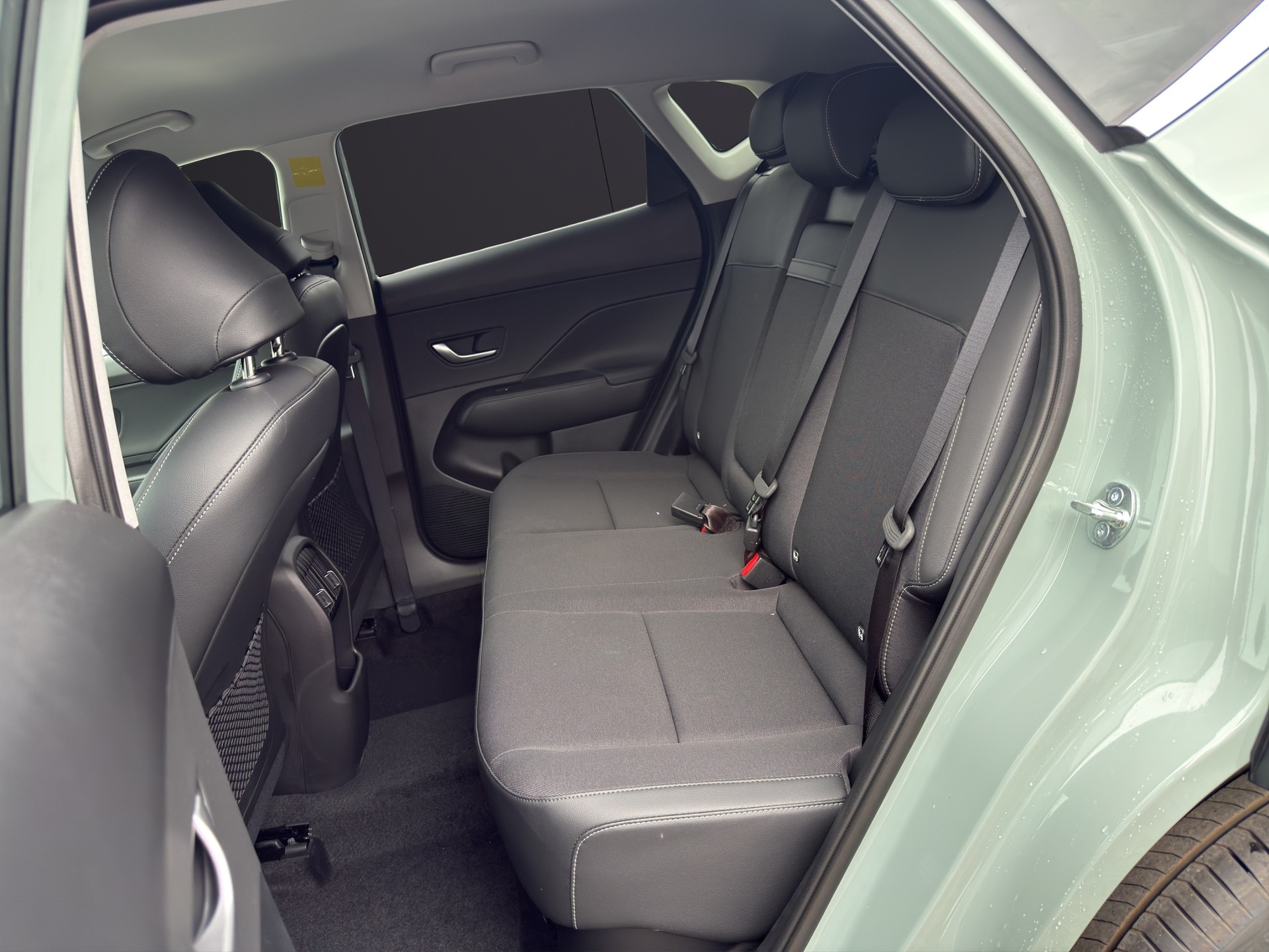 HYUNDAI Kona 1.6 GDi HEV Amplia DCT-image-15