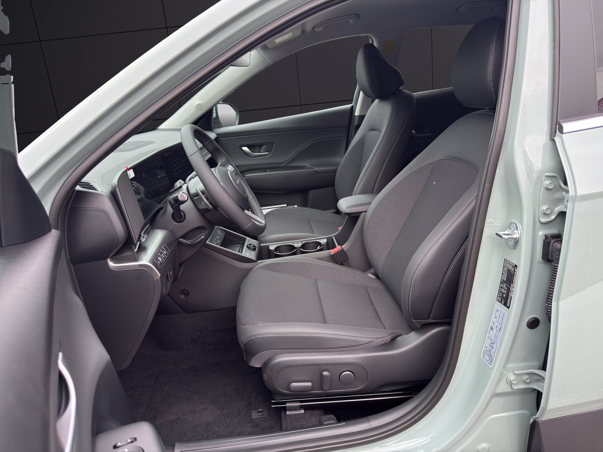 HYUNDAI Kona 1.6 GDi HEV Amplia DCT-image-14
