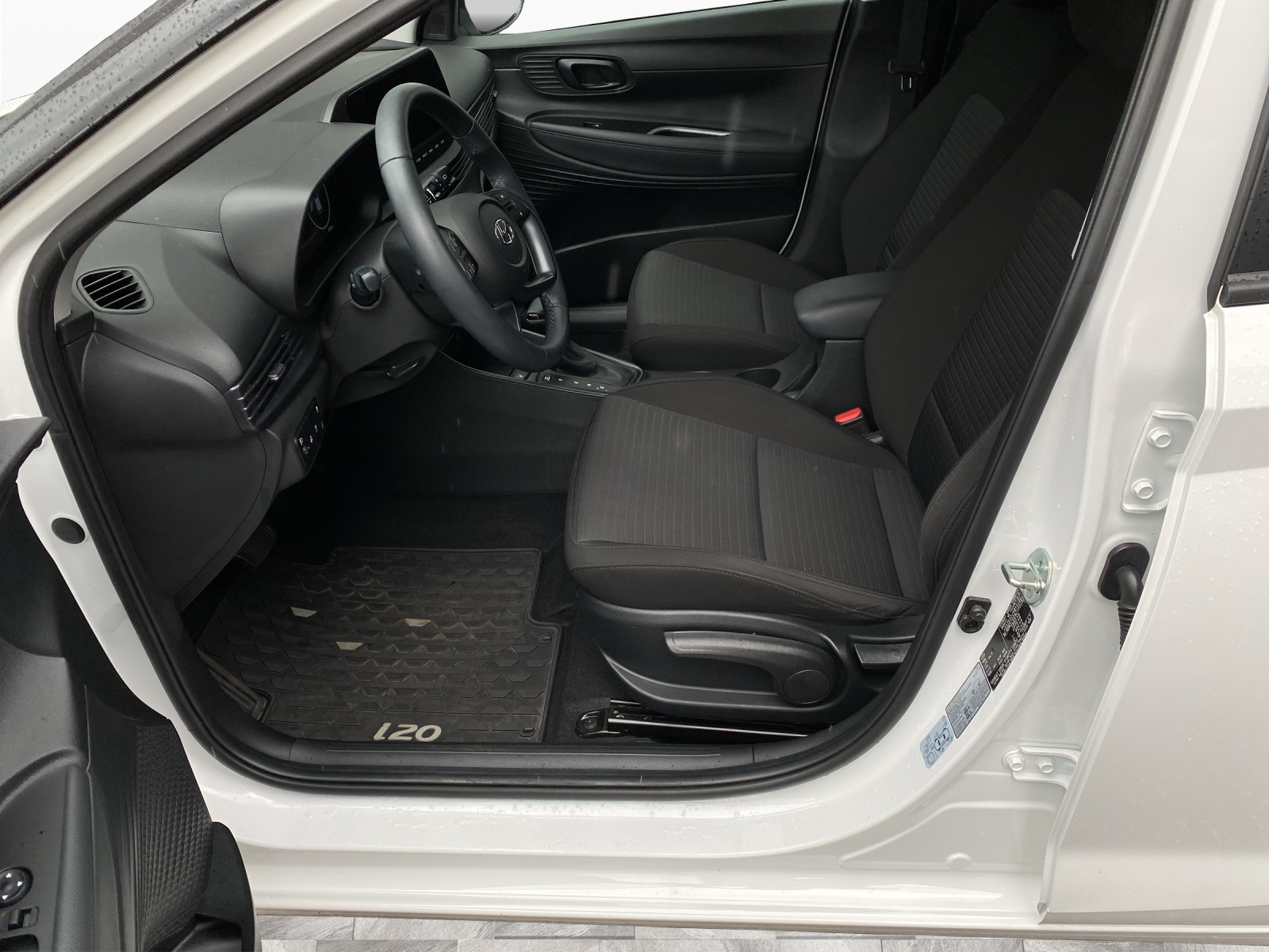 HYUNDAI i20 1.0 T-GDi 120 Amplia-image-9
