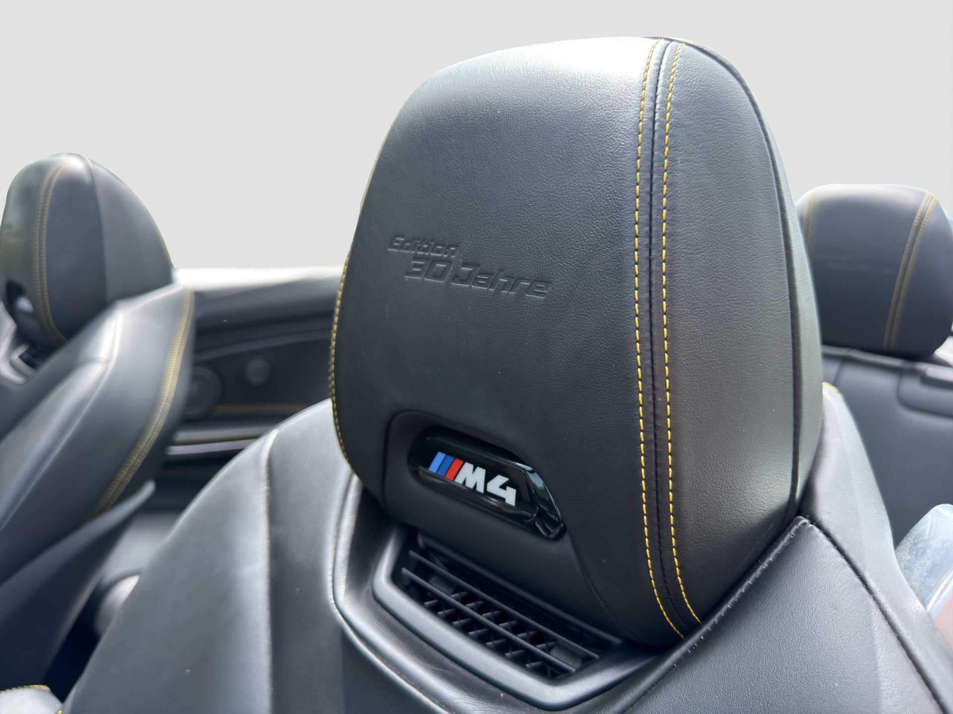 BMW M4 Cabriolet Competition DKG - 30 JAHRE EDITION-image-25