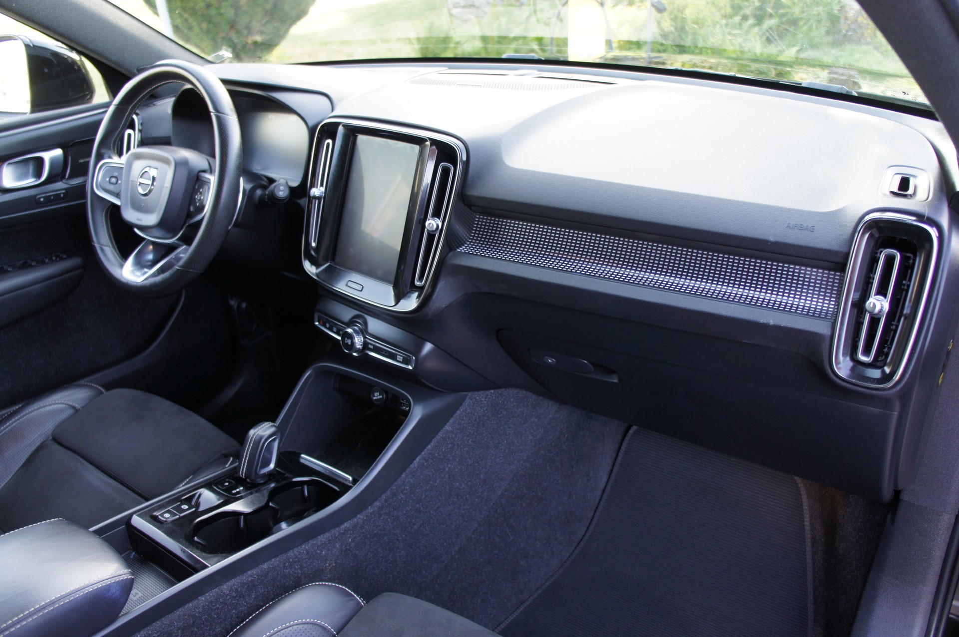 VOLVO XC40 T5 TwE R-Design DCT-image-11