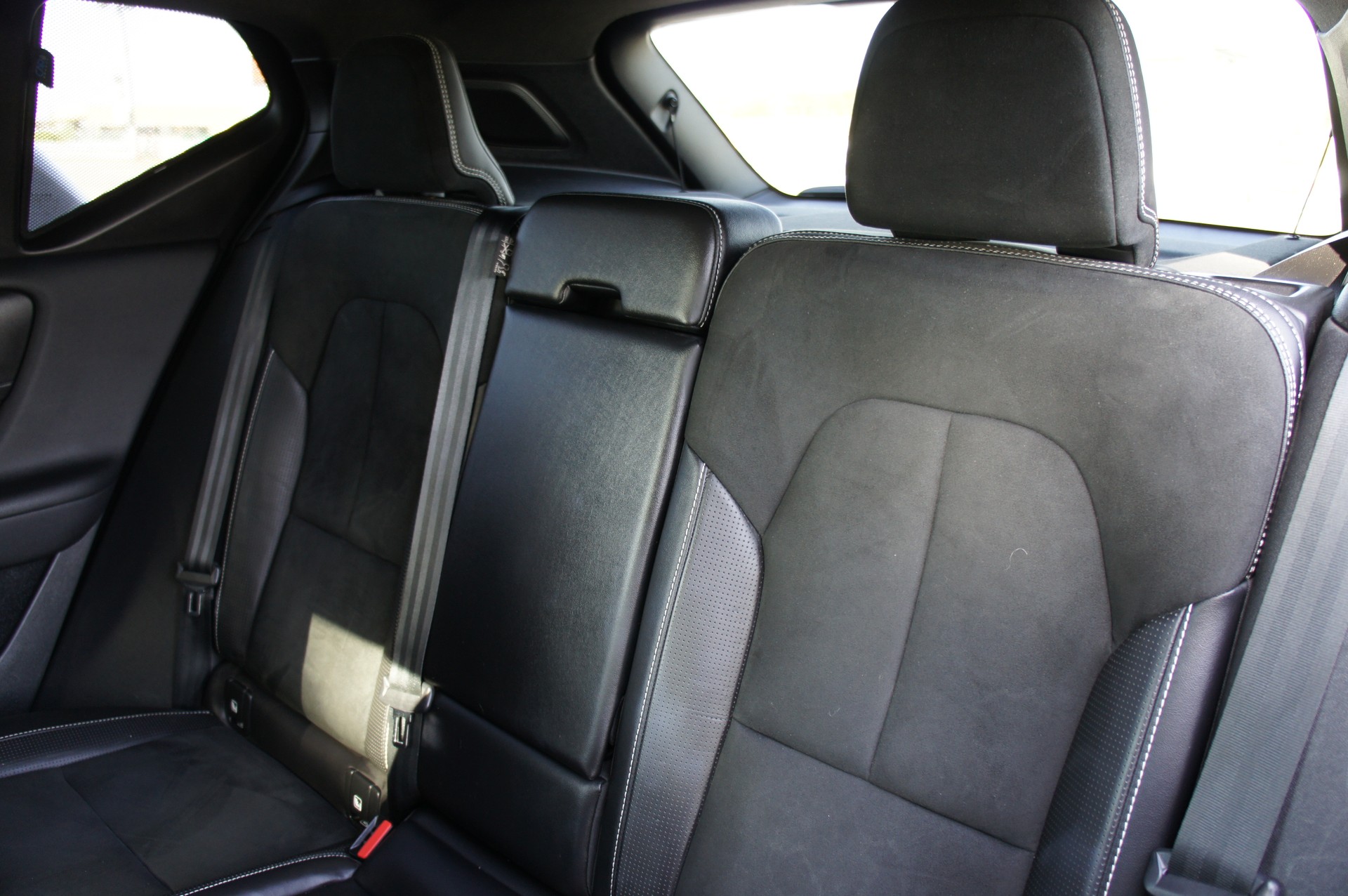 VOLVO XC40 T5 TwE R-Design DCT-image-9