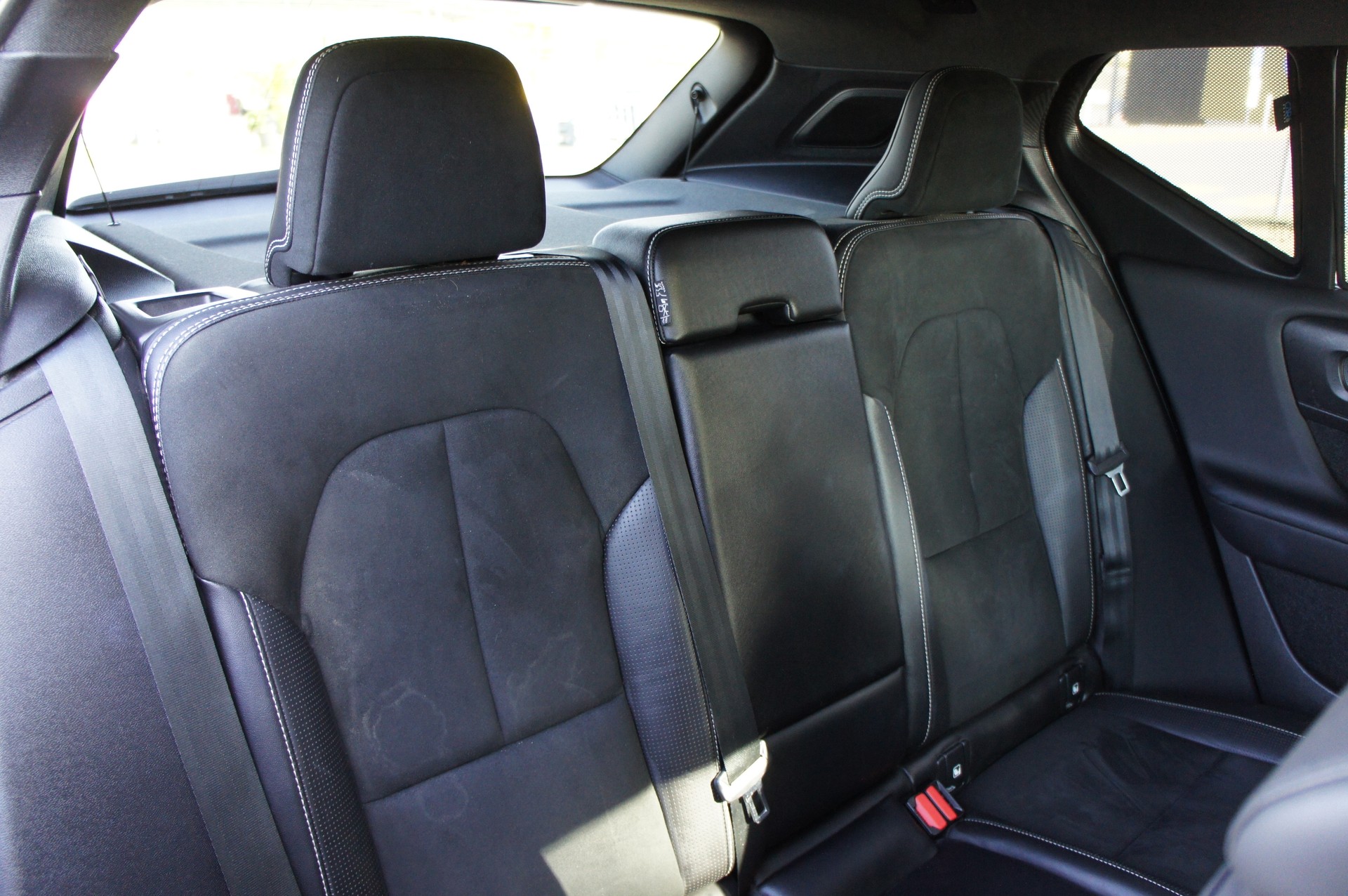 VOLVO XC40 T5 TwE R-Design DCT-image-10