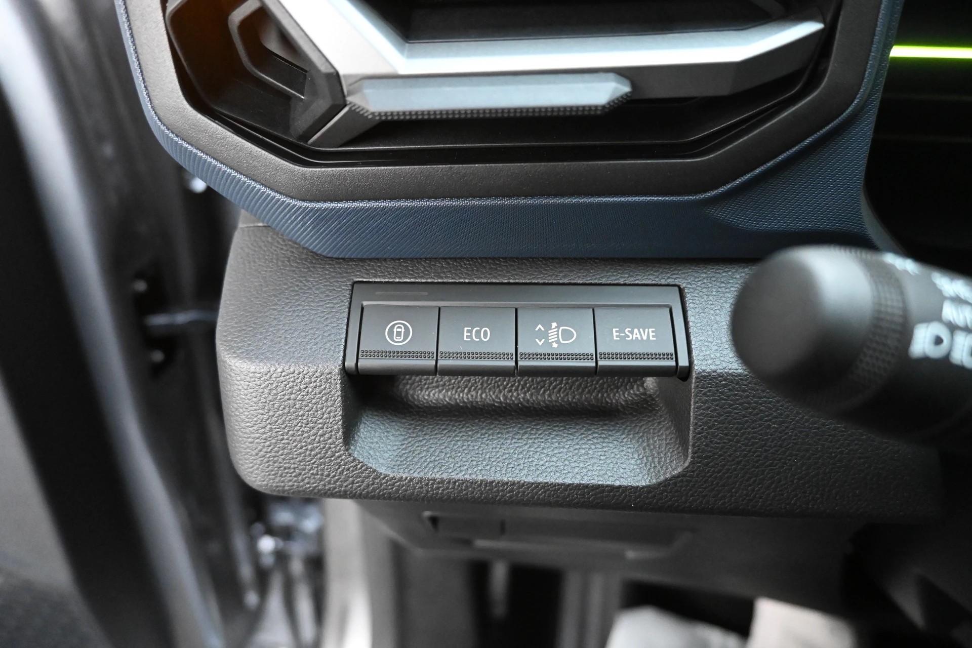 DACIA Duster 1.6 HEV 140PS Expression Automat-image-17