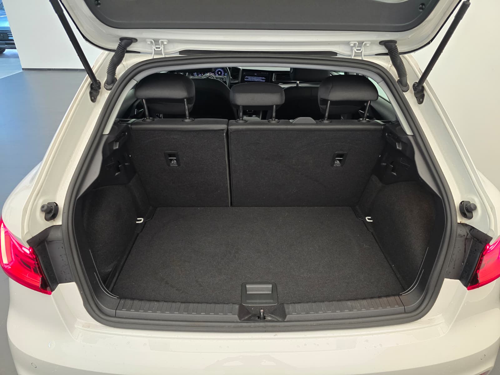 AUDI A1 Sportback 30 TFSI Attraction S-tronic-image-15