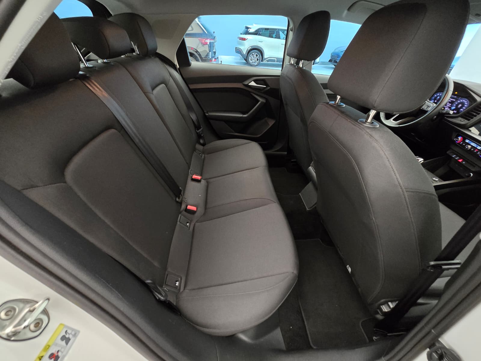 AUDI A1 Sportback 30 TFSI Attraction S-tronic-image-14