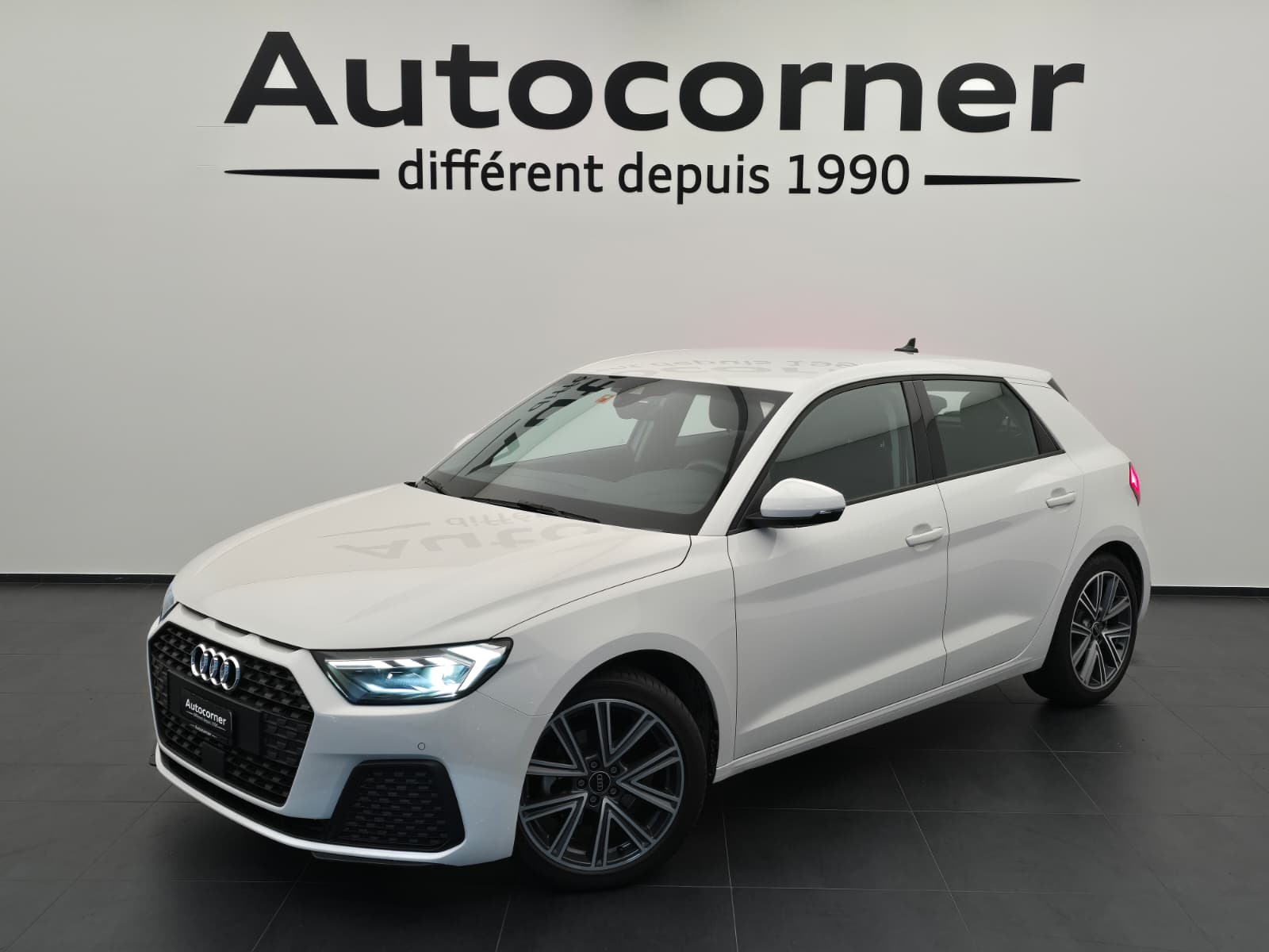 AUDI A1 Sportback 30 TFSI Attraction S-tronic-image-0