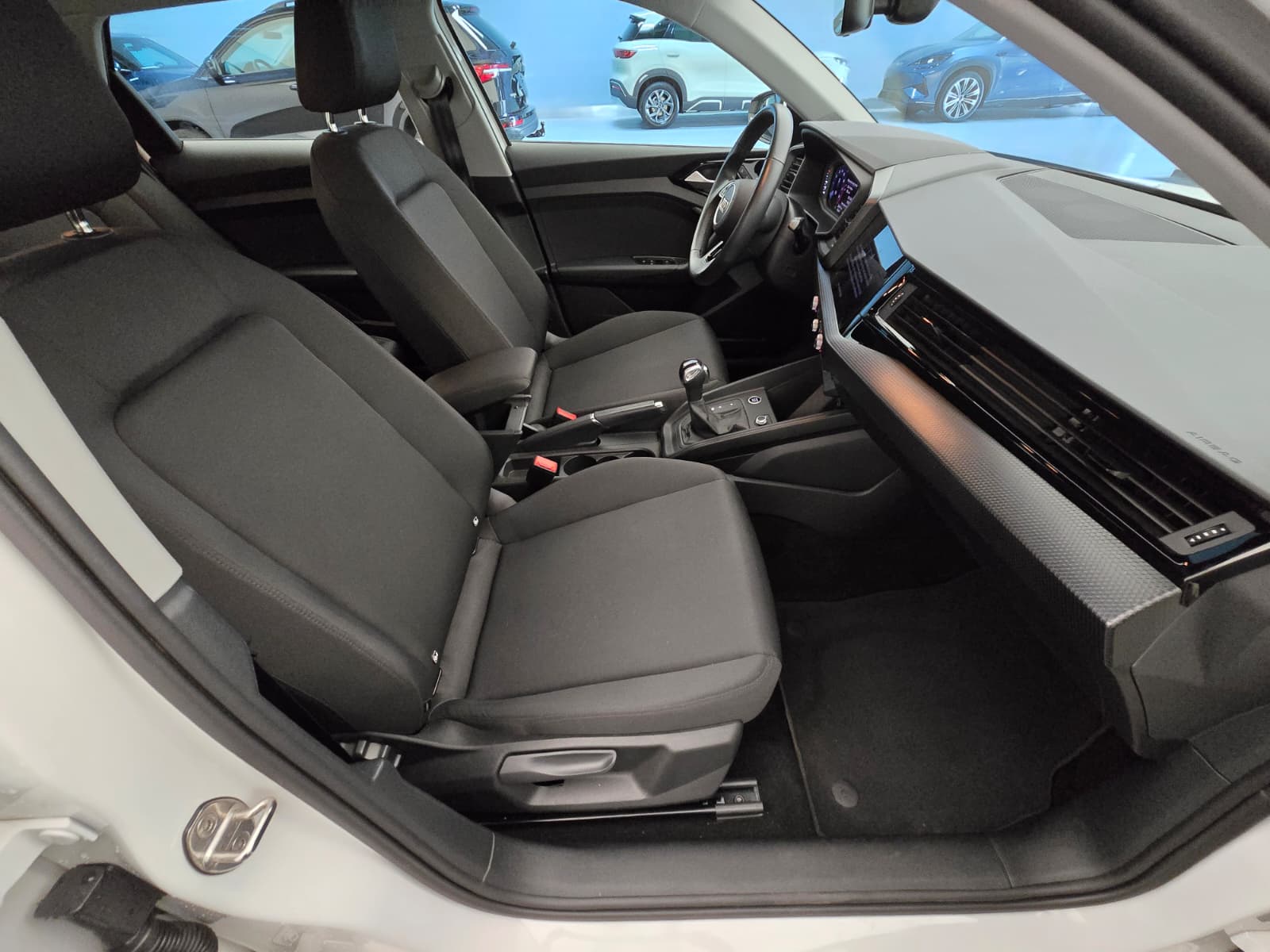 AUDI A1 Sportback 30 TFSI Attraction S-tronic-image-12